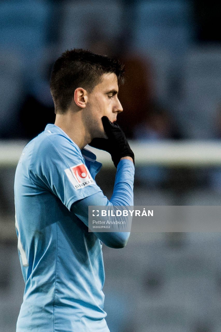 Malmö FFs Alexander Jeremejeff deppar