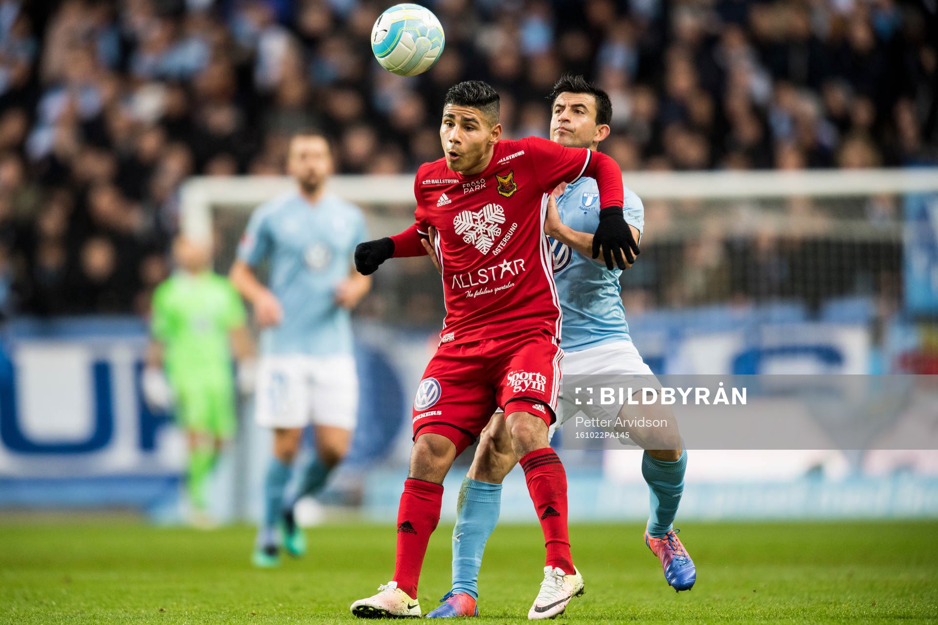 Östersunds Hosam Aiesh och Malmö FFs Behrang Safari