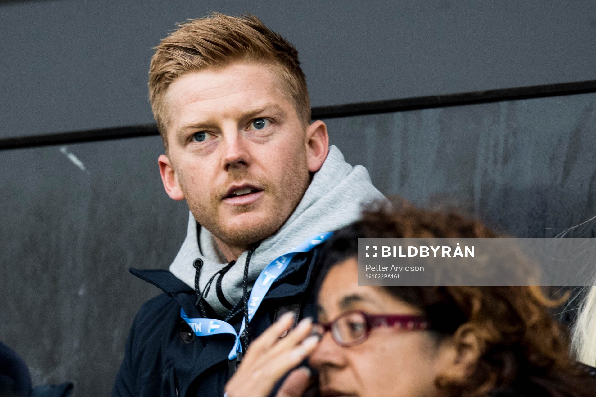 Malmö FFs skadade Anders Christiansen på läktaren