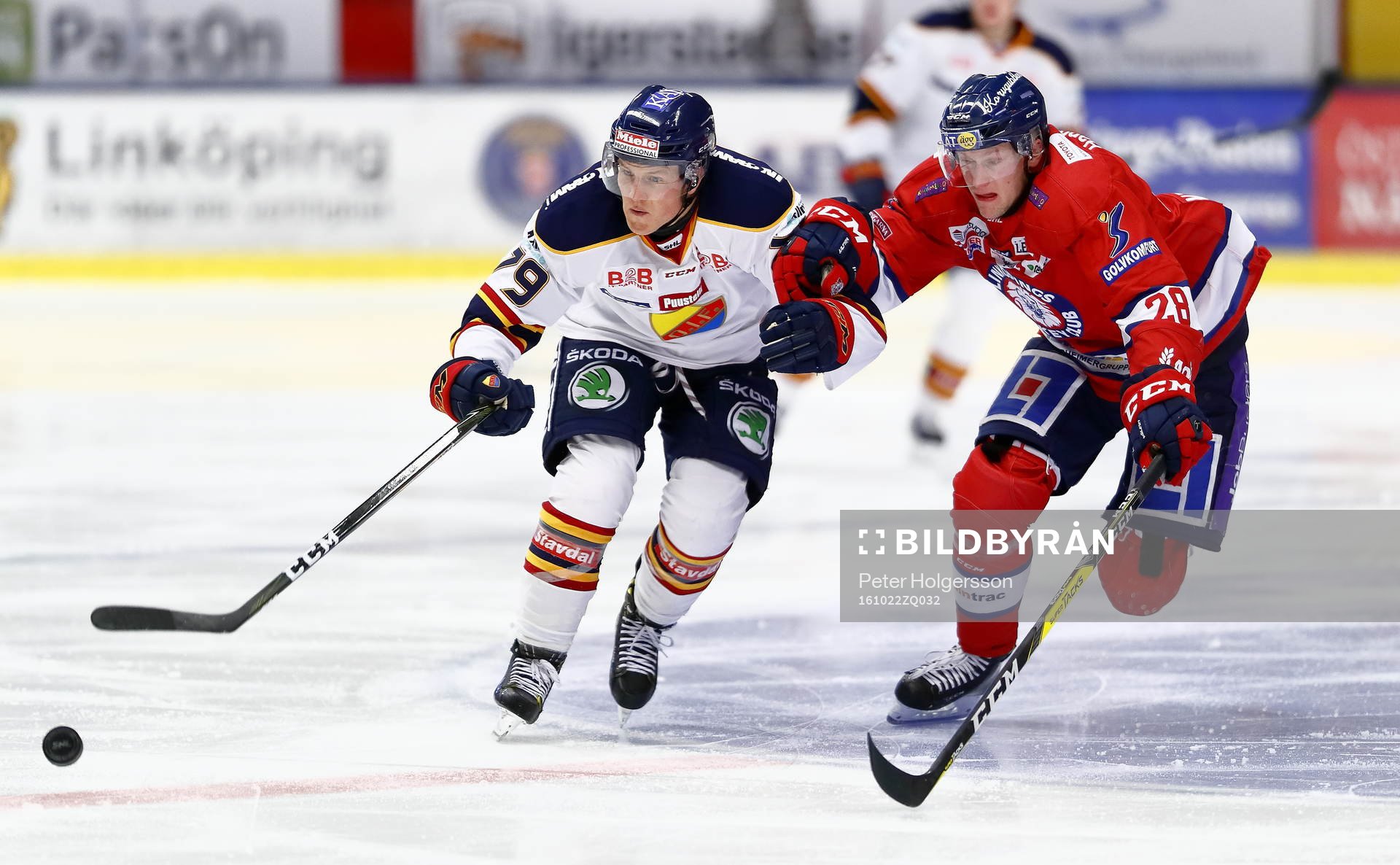 Djurgårdens Patrik Lundh och Linköpings Emil Kristensen