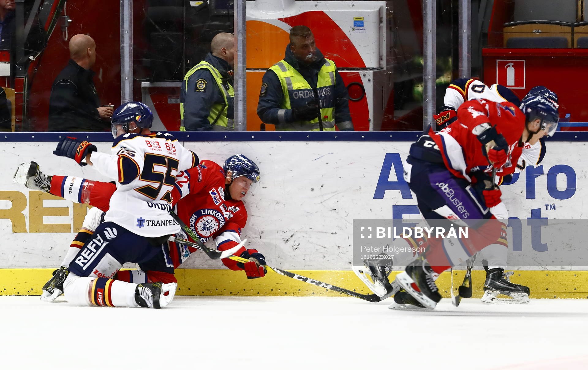 Tacklingar mot sargen