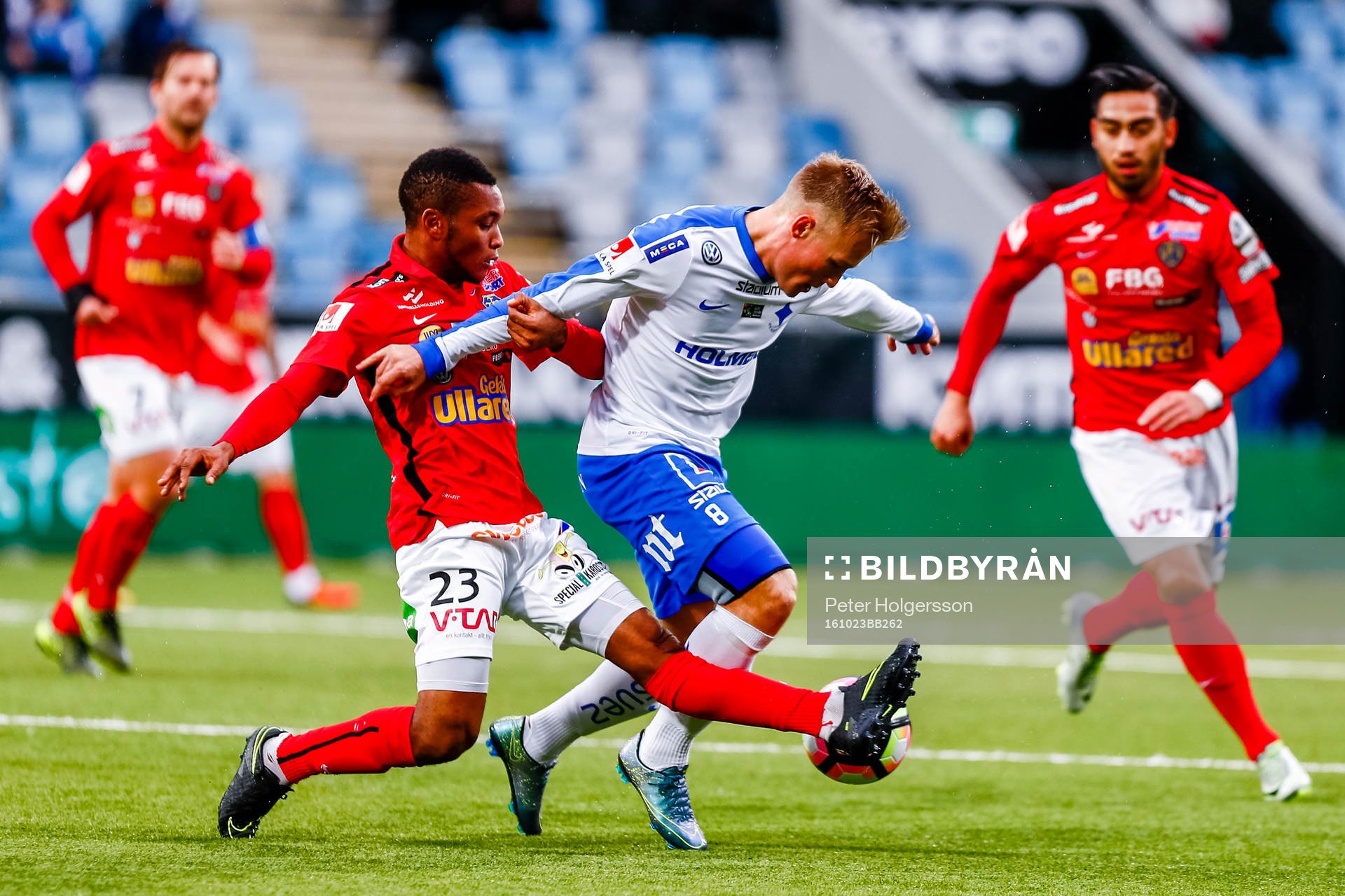 Falkenbergs Enock Kwakwa och Norrköpings Nicklas Bärkroth
