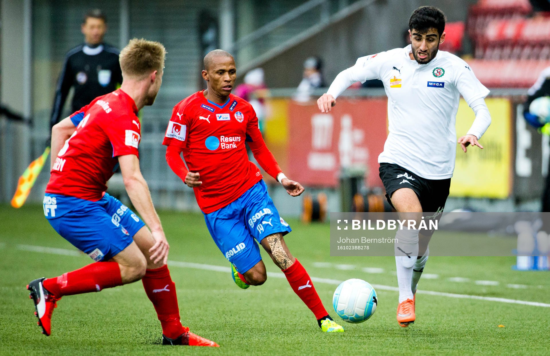 Örebros Ferhad Ayaz och Helsingborgs Bradley Ralani