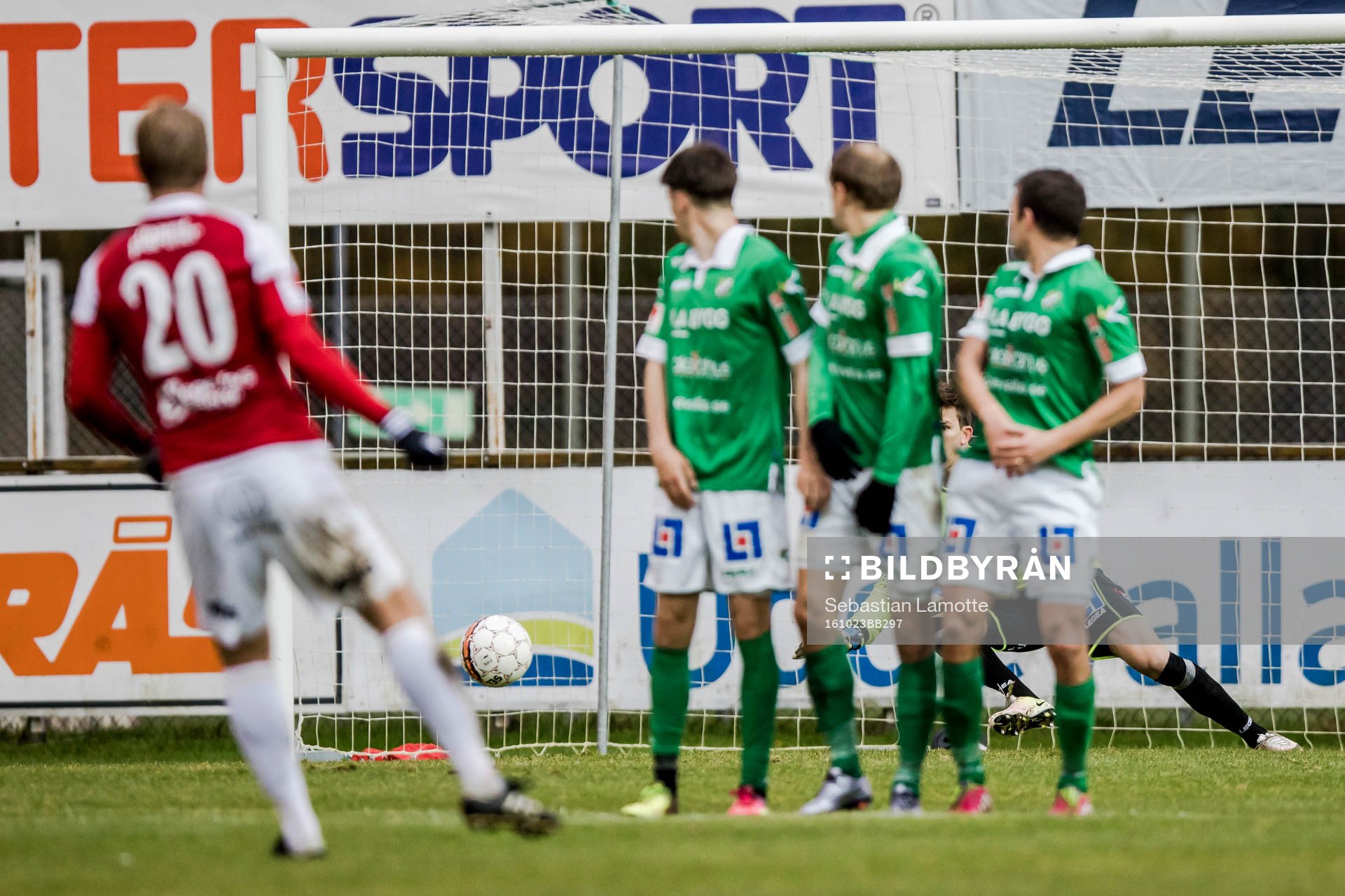 Degerfors Christoffer Wiktorsson sätter 2-4 på frispark