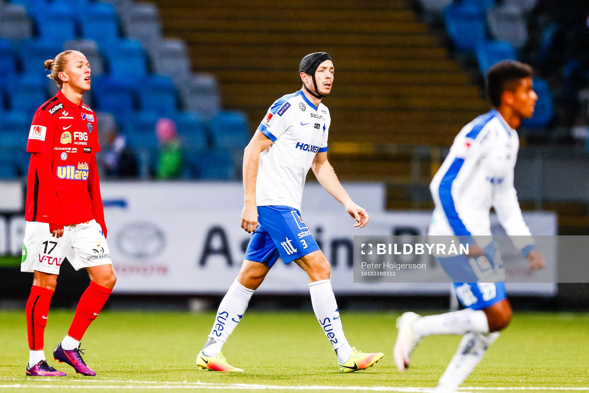Norrköpings Jon Gudni Fjoluson med skydd