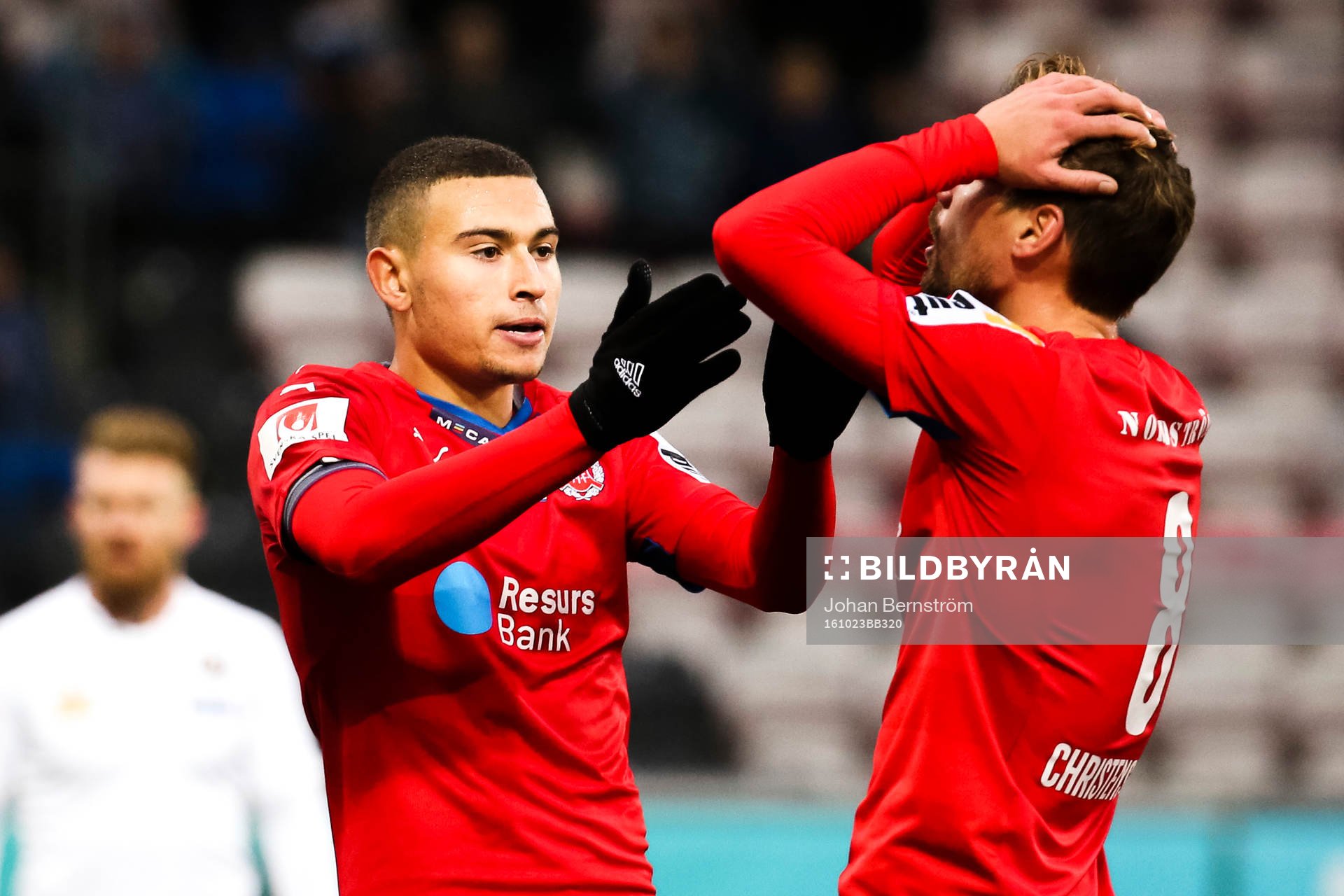 Helsingborgs Jordan Larsson och Martin Christensen deppar