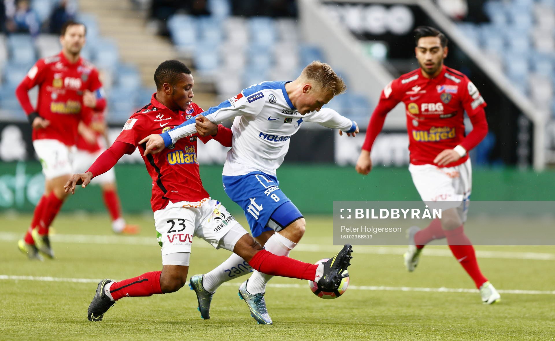 Falkenbergs Enock Kwakwa och Norrköpings Nicklas Bärkroth