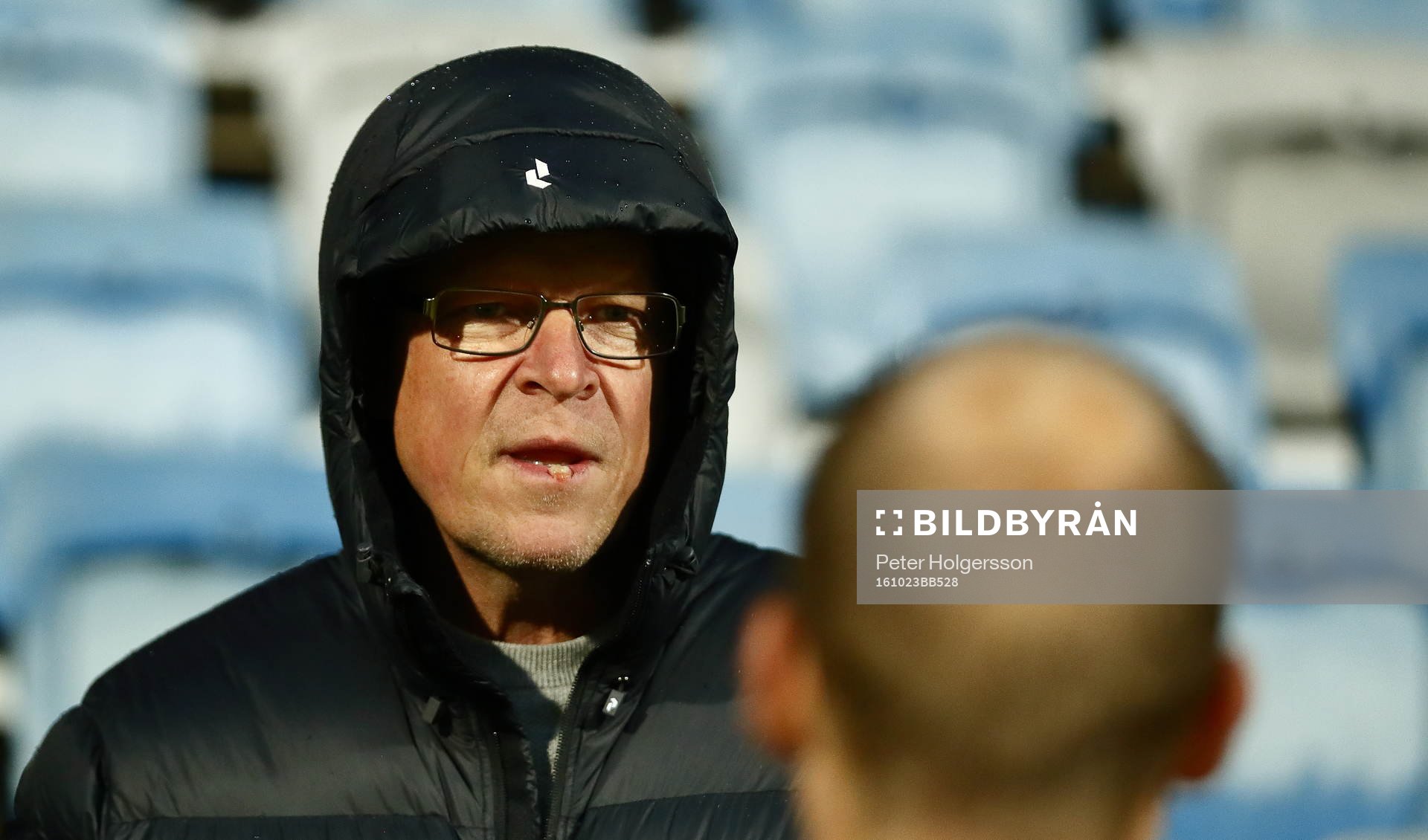 Förbundskapten Janne Andersson pratar med Norrköpings