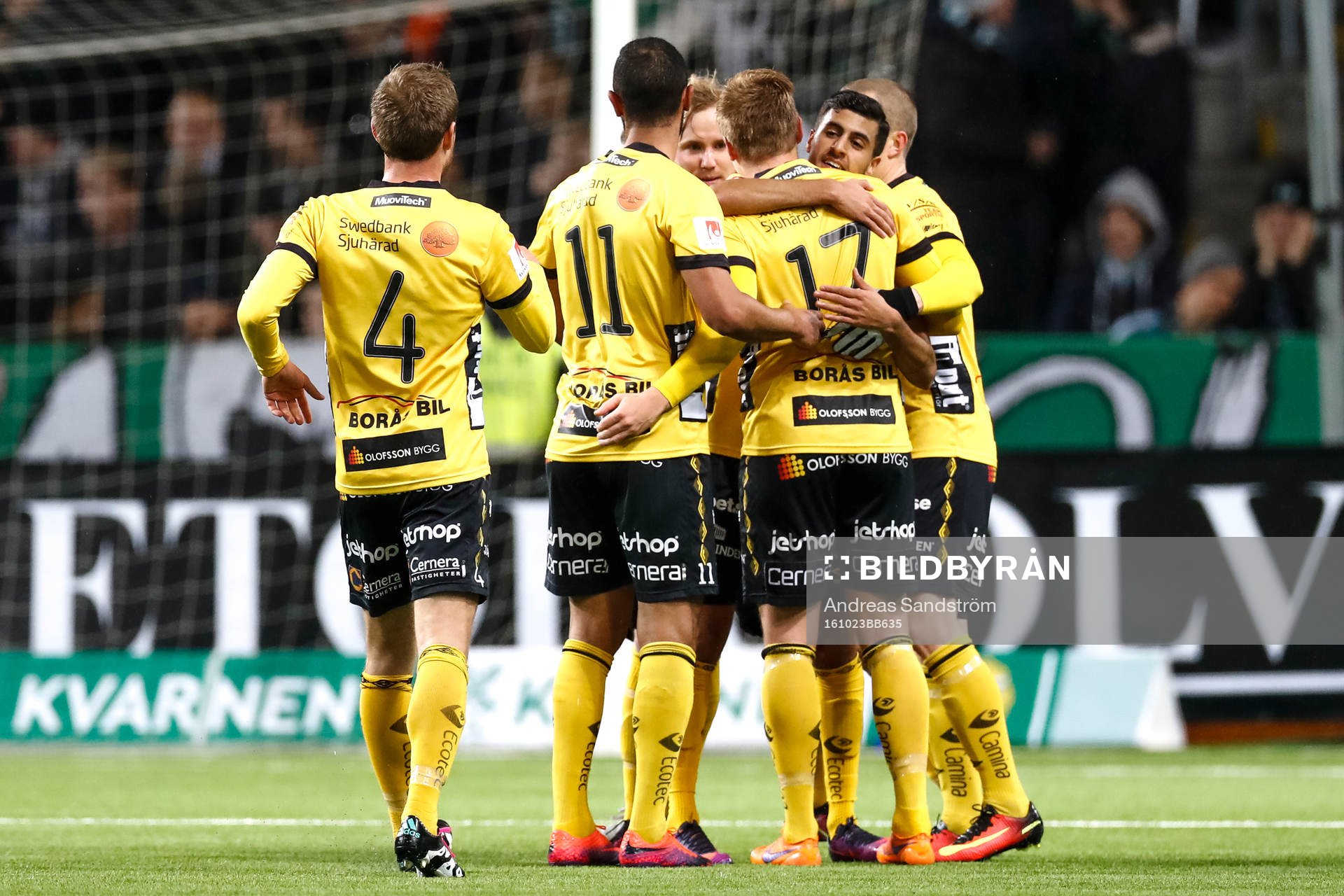 Elfsborgs spelare jublar efter 0-2 av Per Frick under fotbollsmatchen i Allsvenskan mellan Hammarby och Elfsborg den 23 Oktober 2016 i Stockholm.