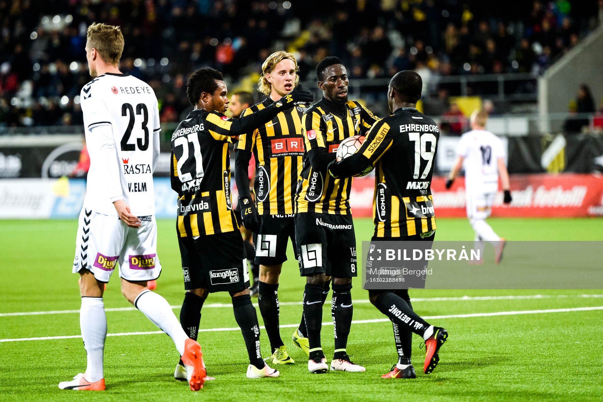 Häckens Nasiru Mohammed , Gustav Berggren , Mohammed Abubakari och John Owoeri jublar efter 1-1 under fotbollsmatchen i Allsvenskan mellan Häcken och Kalmar den 23 Oktober 2016 i Göteborg.