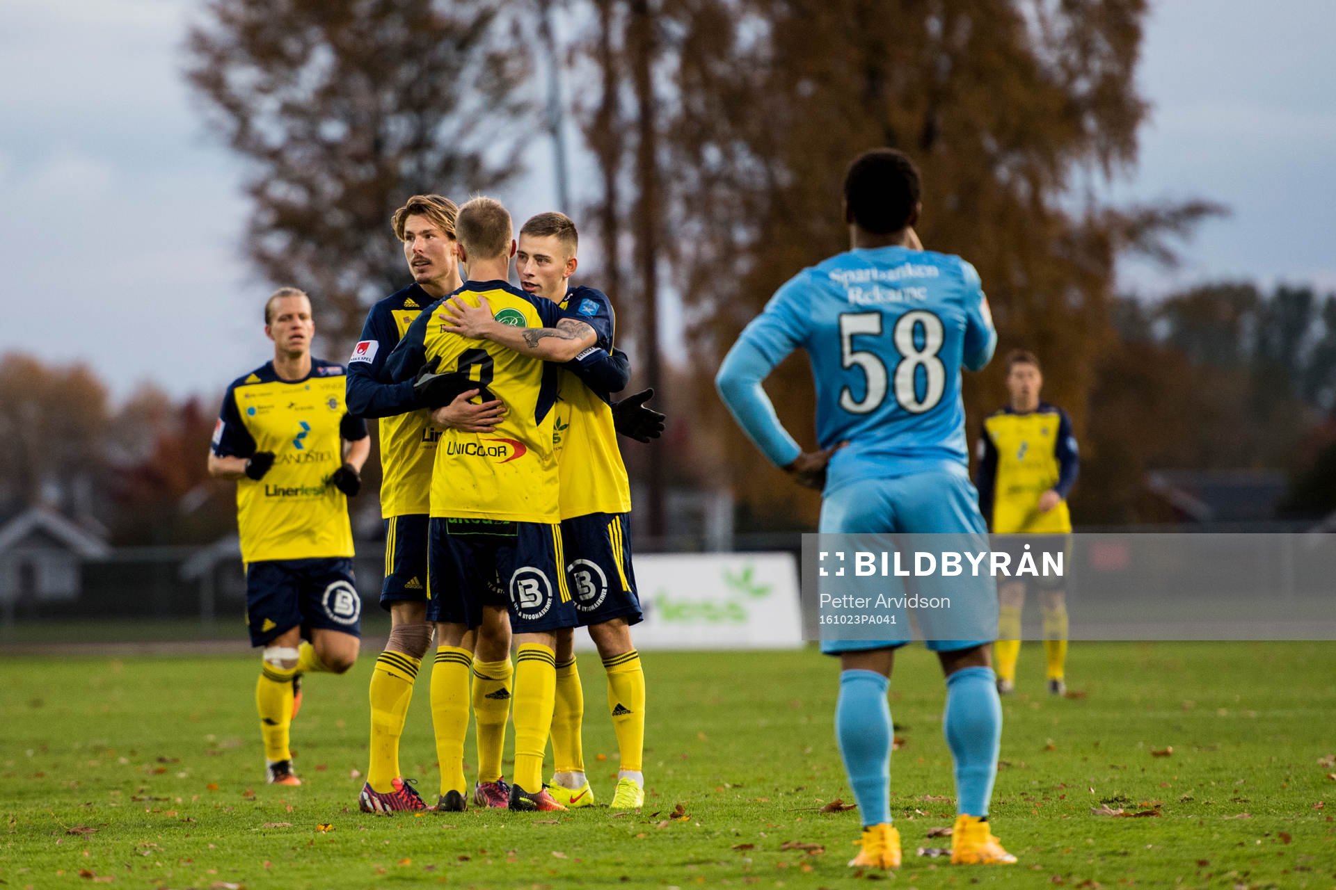 Ängelholms Christian Ljungberg klappas om av Marcus