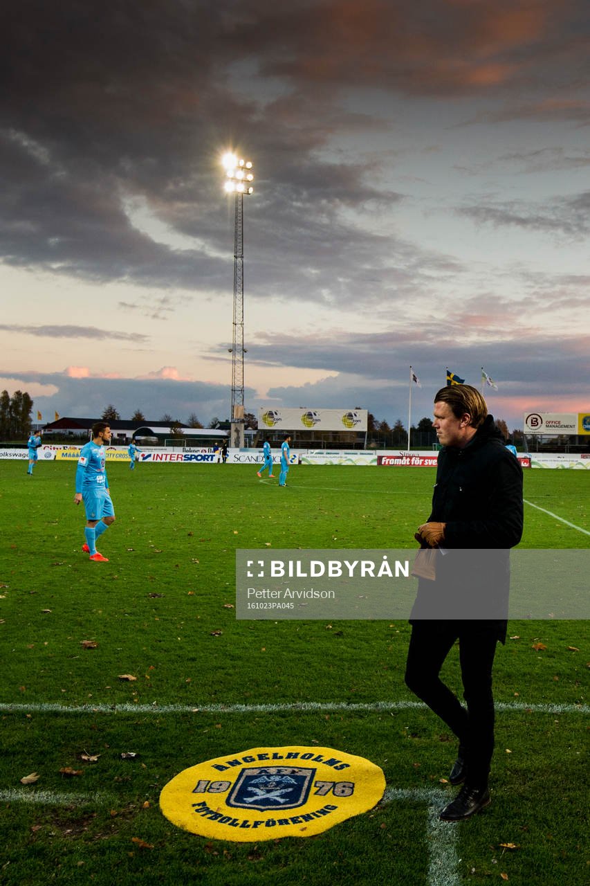 Ängelholms tränare Christian Järdler