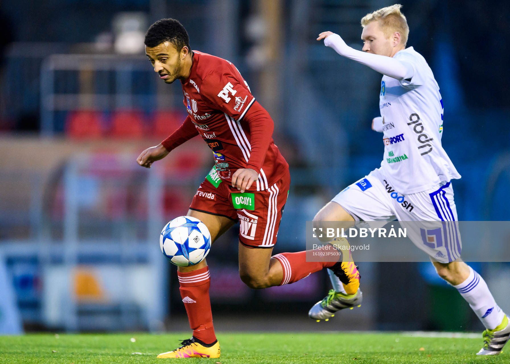 s Karl Cunningham jagas av Umeås Erik Lundström