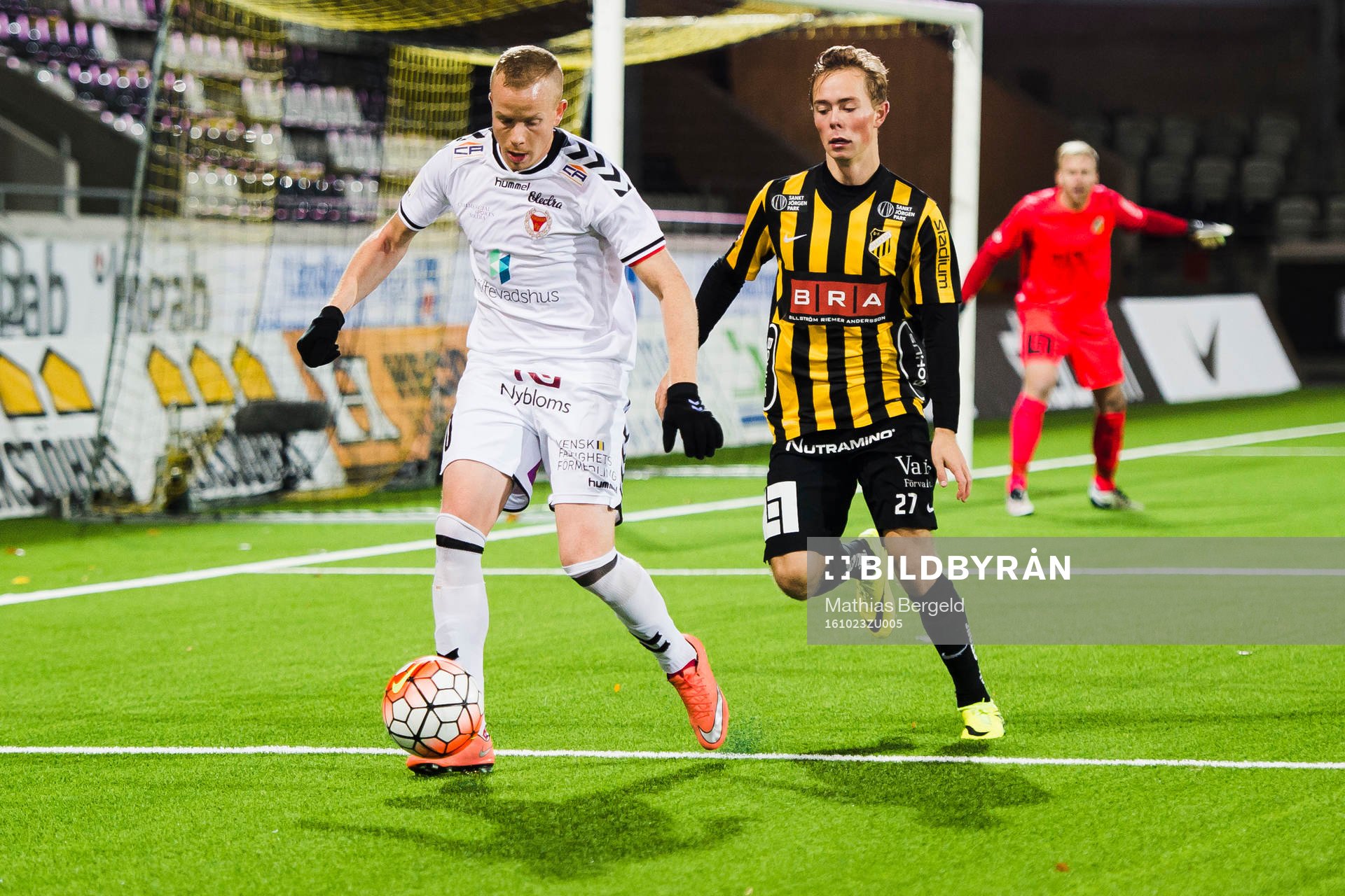 Kalmars Tobias Eriksson och färserande Häckens Joel
