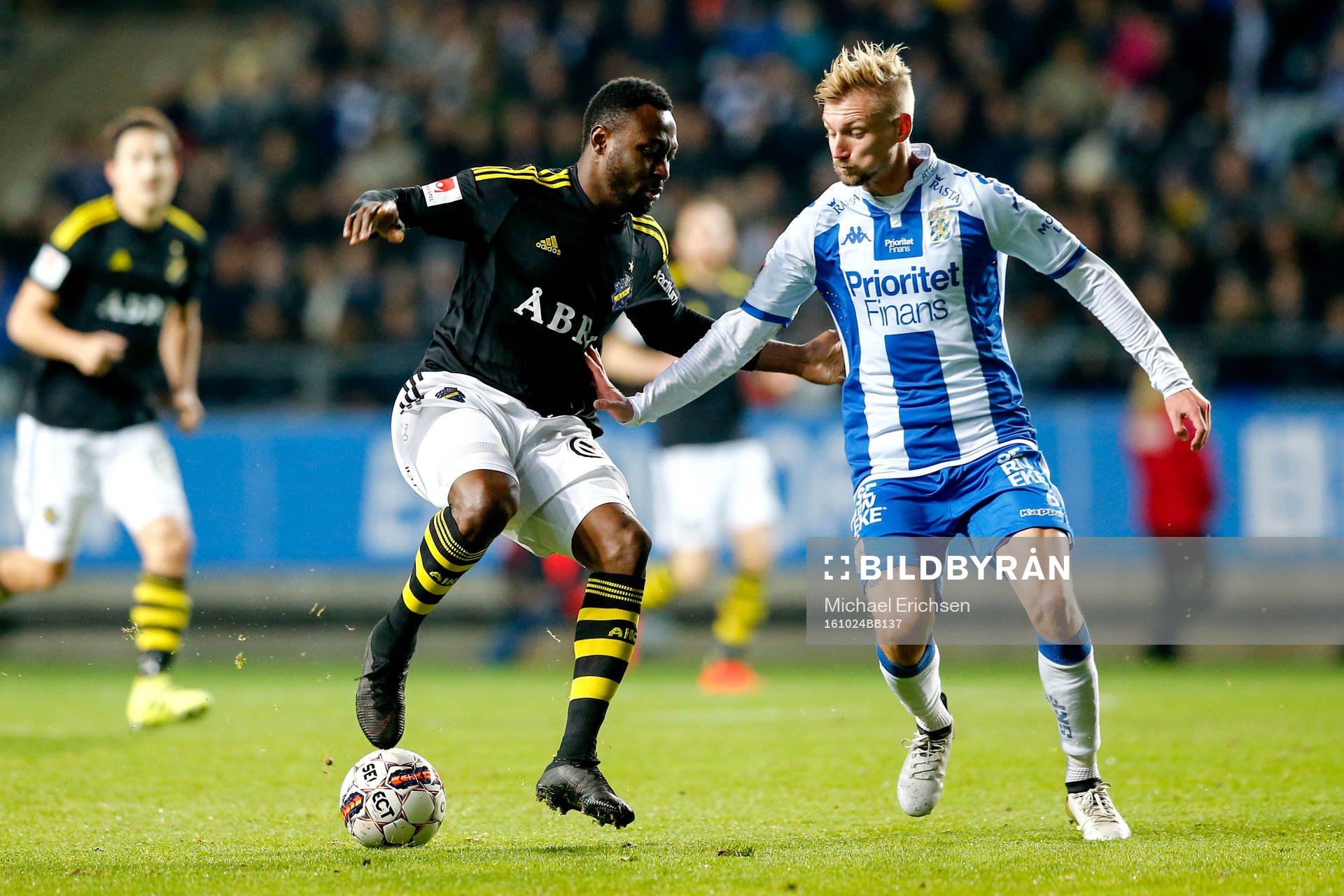 s Chinedu Ogbuke Obasi och IFK Göteborgs Sebastian Eriksson