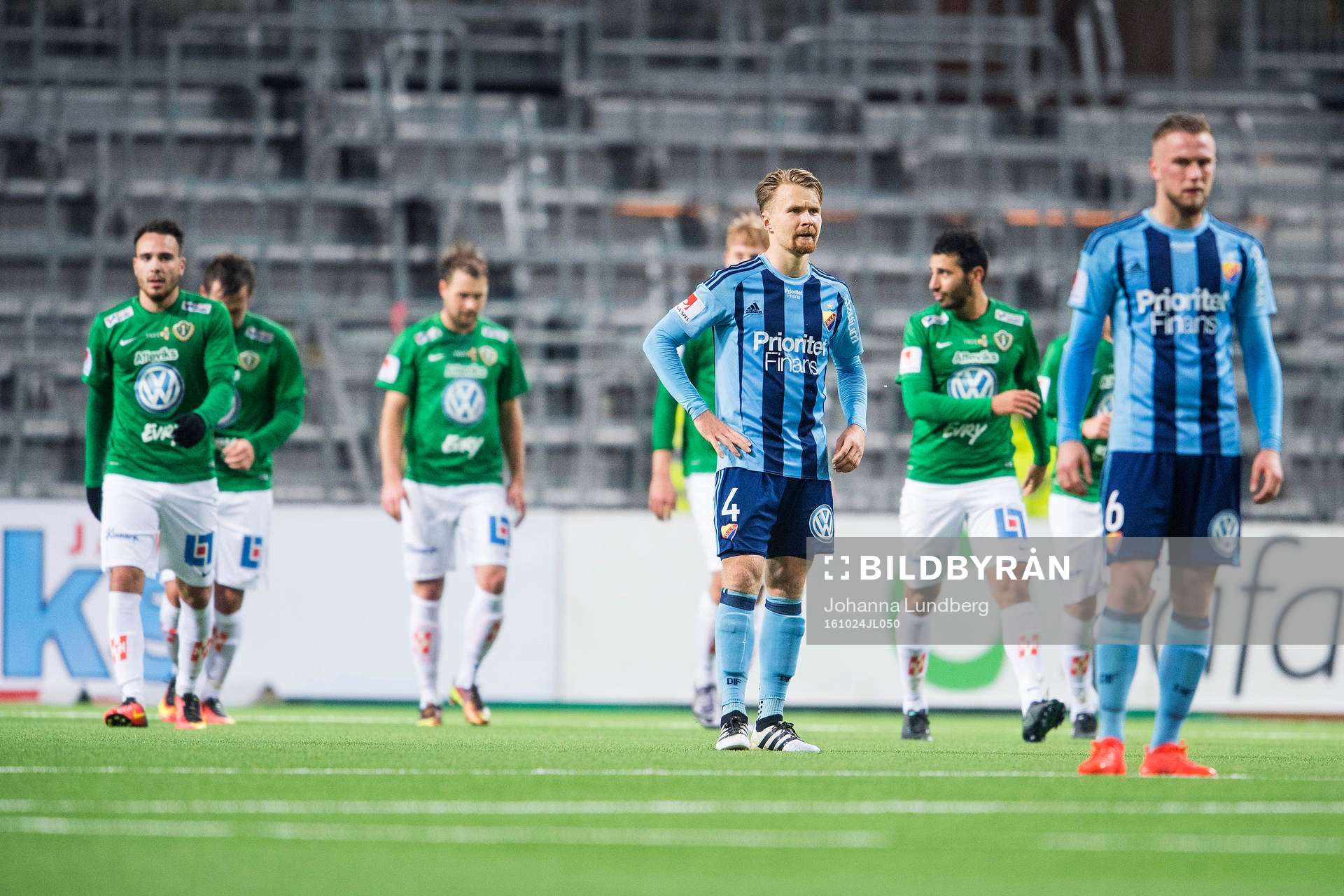 Djurgårdens Jacob Une Larsson deppar