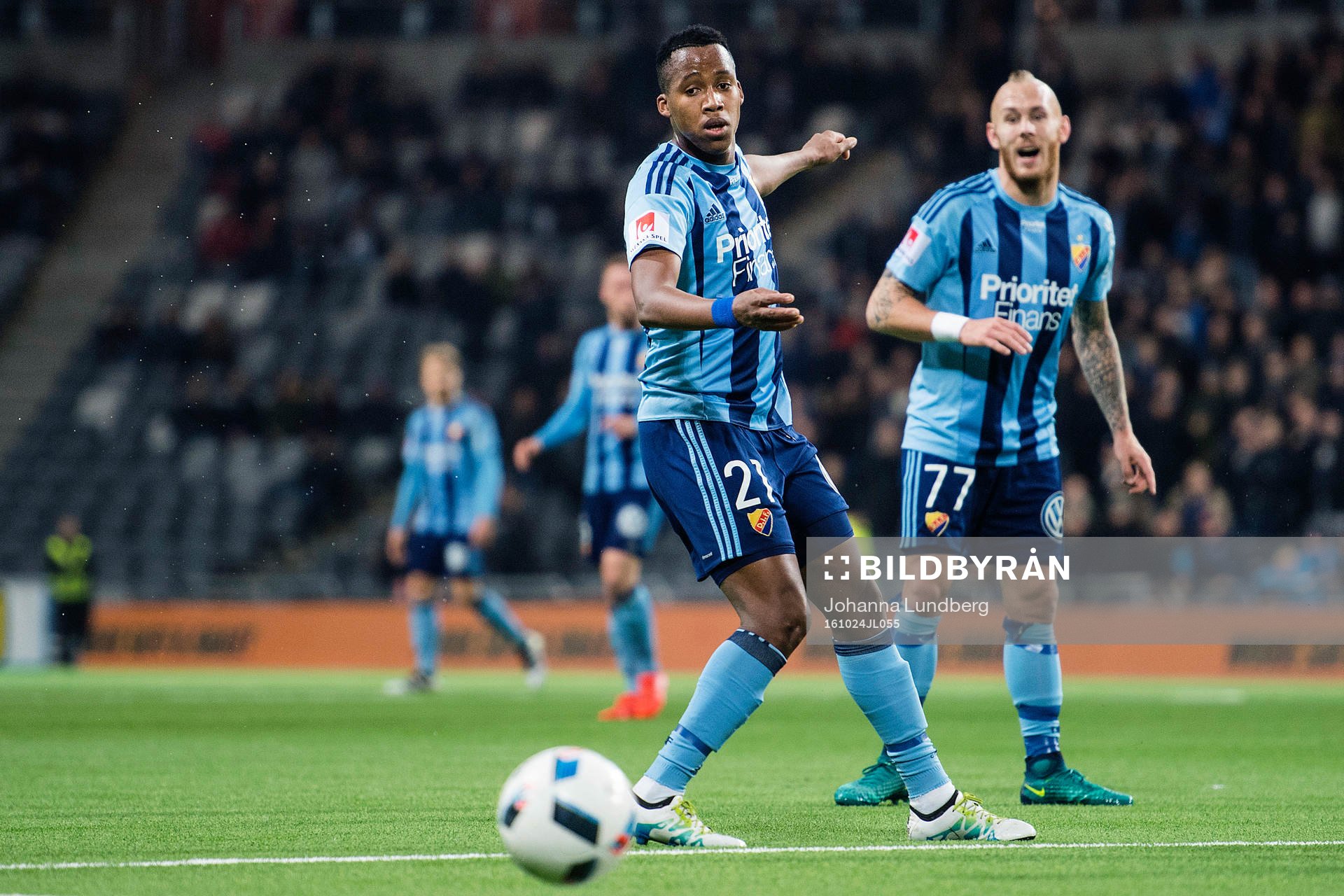 Djurgårdens Mihlali Mabhuti Mayambela och Magnus Eriksson