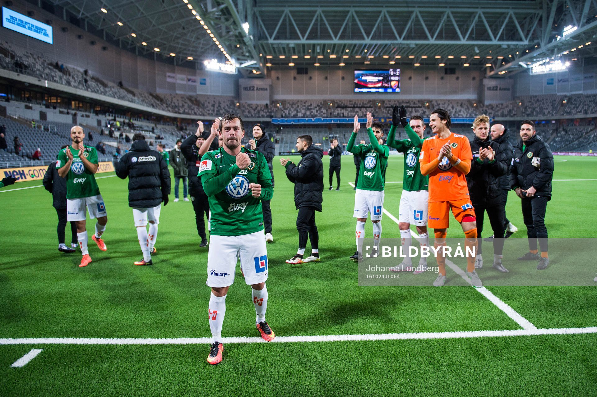 Jönköpings spelare med Fredric Fendrich längst fram