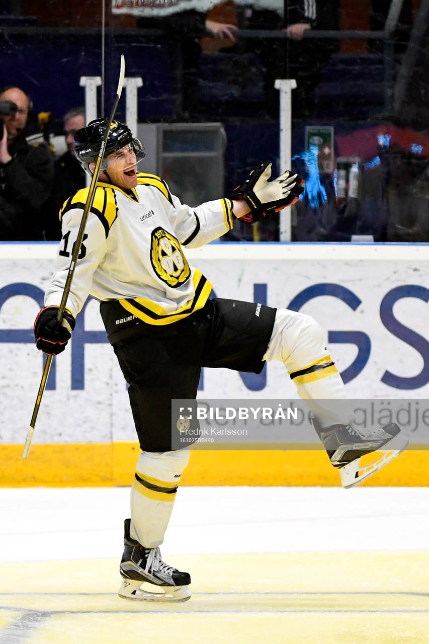 Brynäs Daniel Paille jublar