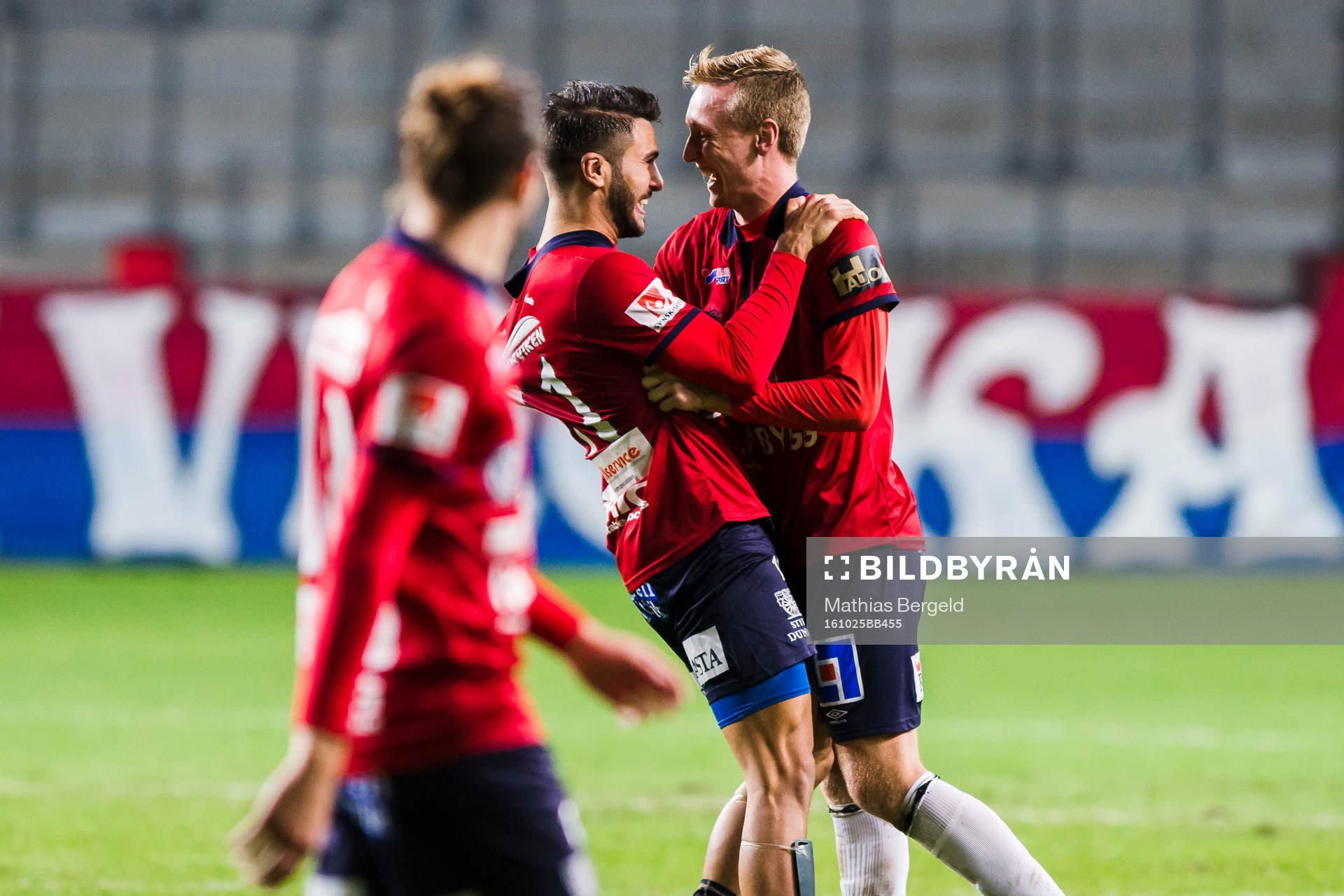 Örgrytes William Atashkadeh och Sebastian Ohlsson jublar
