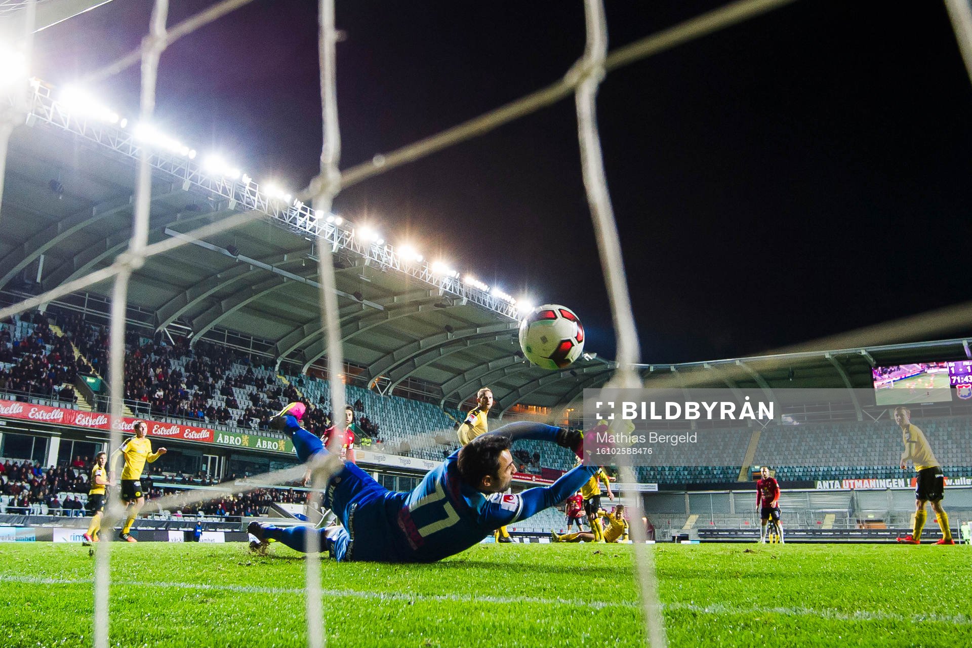 Örgrytes Sebastian Ohlsson gör 2-1 bakom Frejs målvakt