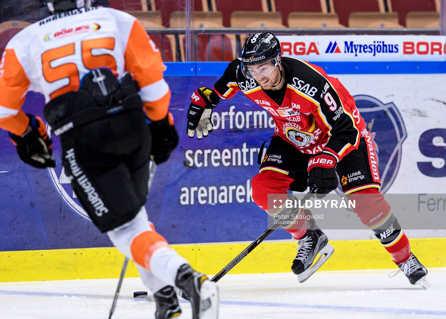 Luleås Johan Forsberg med pucken