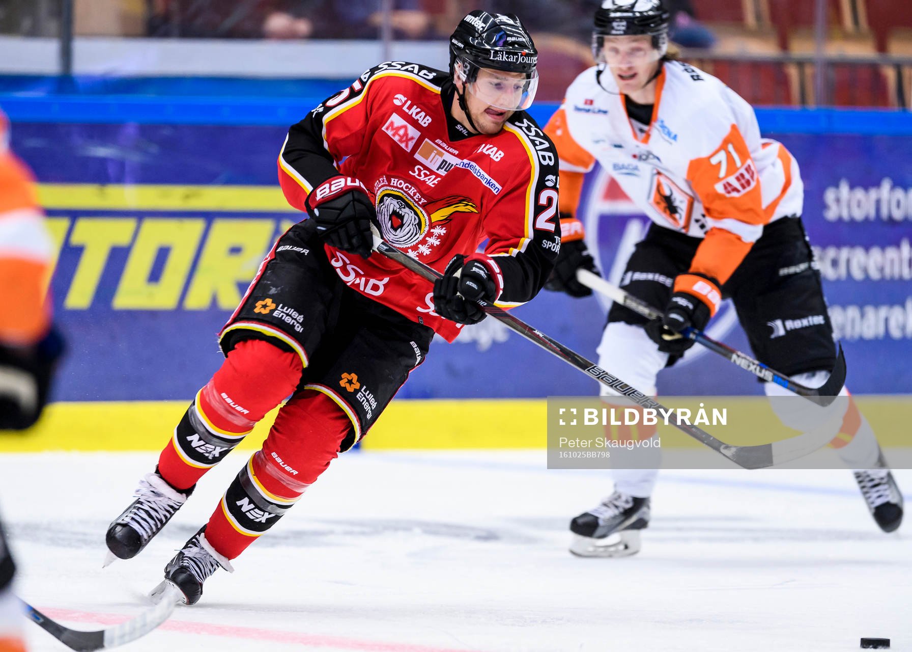 Luleås Anton Hedman med pucken