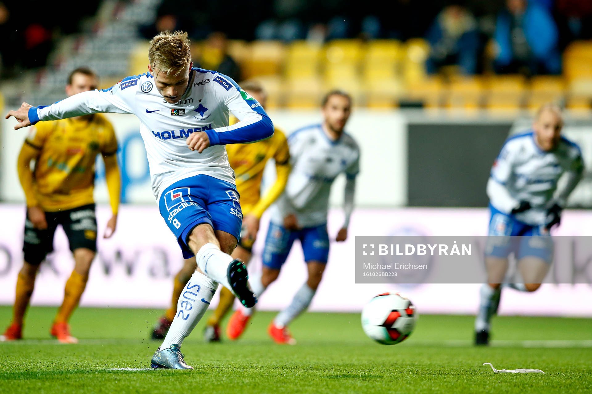 Norrköpings Nicklas Bärkroth gör 2-1 på straff