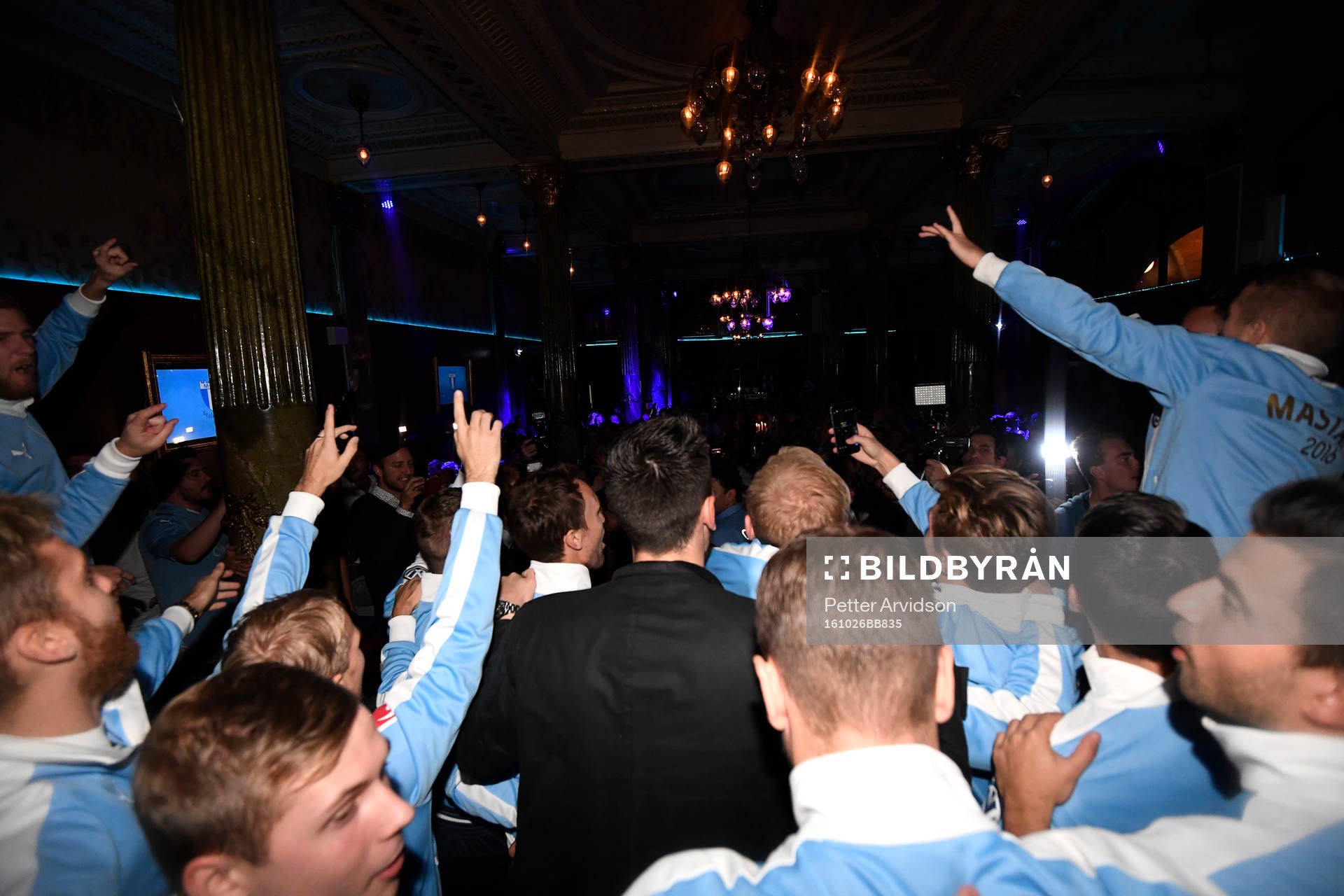 Malmö FFs spelare jublar på nattklubben Hipp i Malmö