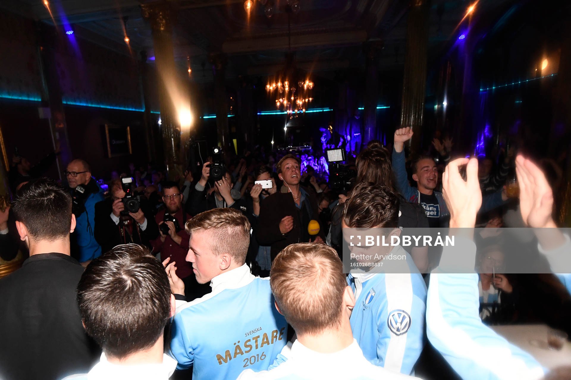 Malmö FFs spelare jublar på nattklubben Hipp i Malmö