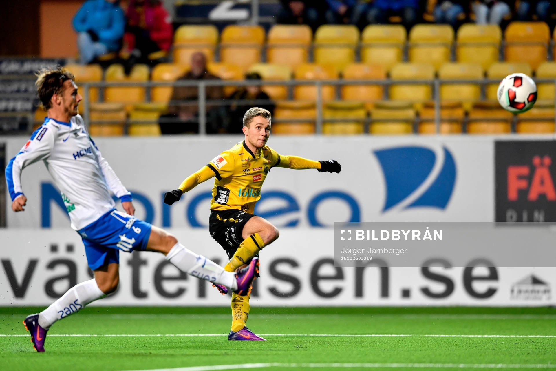 Elfsborgs Adam Lundqvist och Norrköpings Linus Wahlqvist