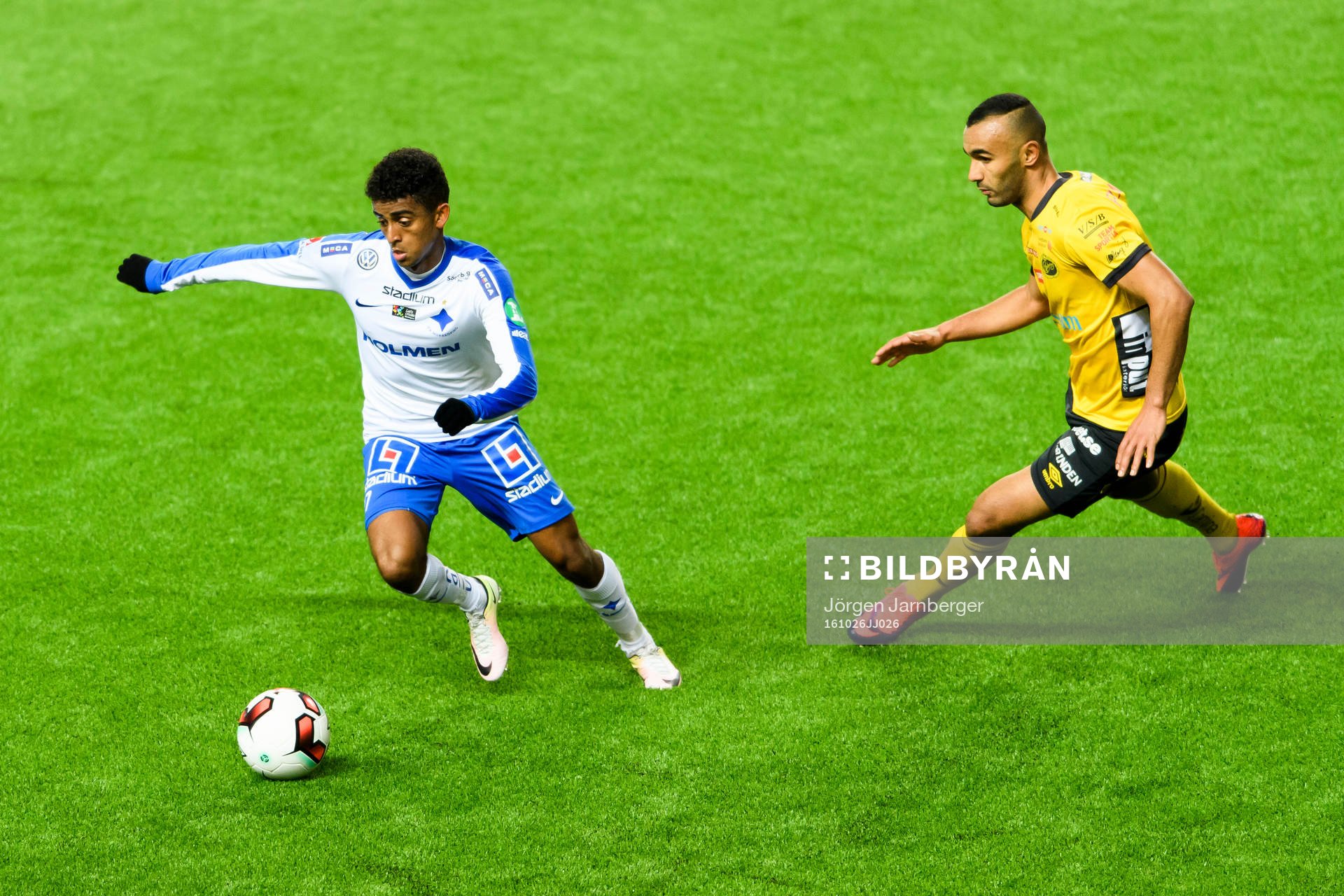 Norrköpings Tesfaldet Tekie och Elfsborgs Issam Jebali