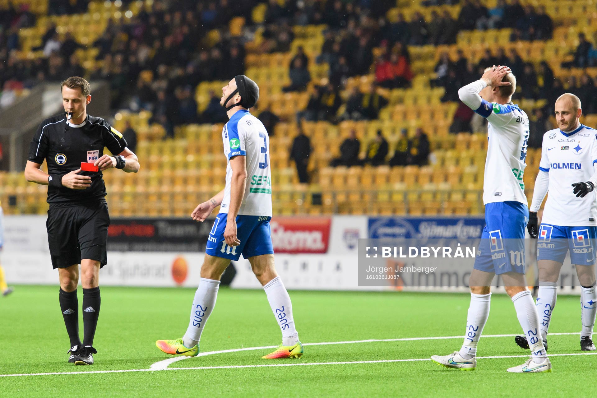 Norrköpings Jon Gudni Fjoluson får rött kort