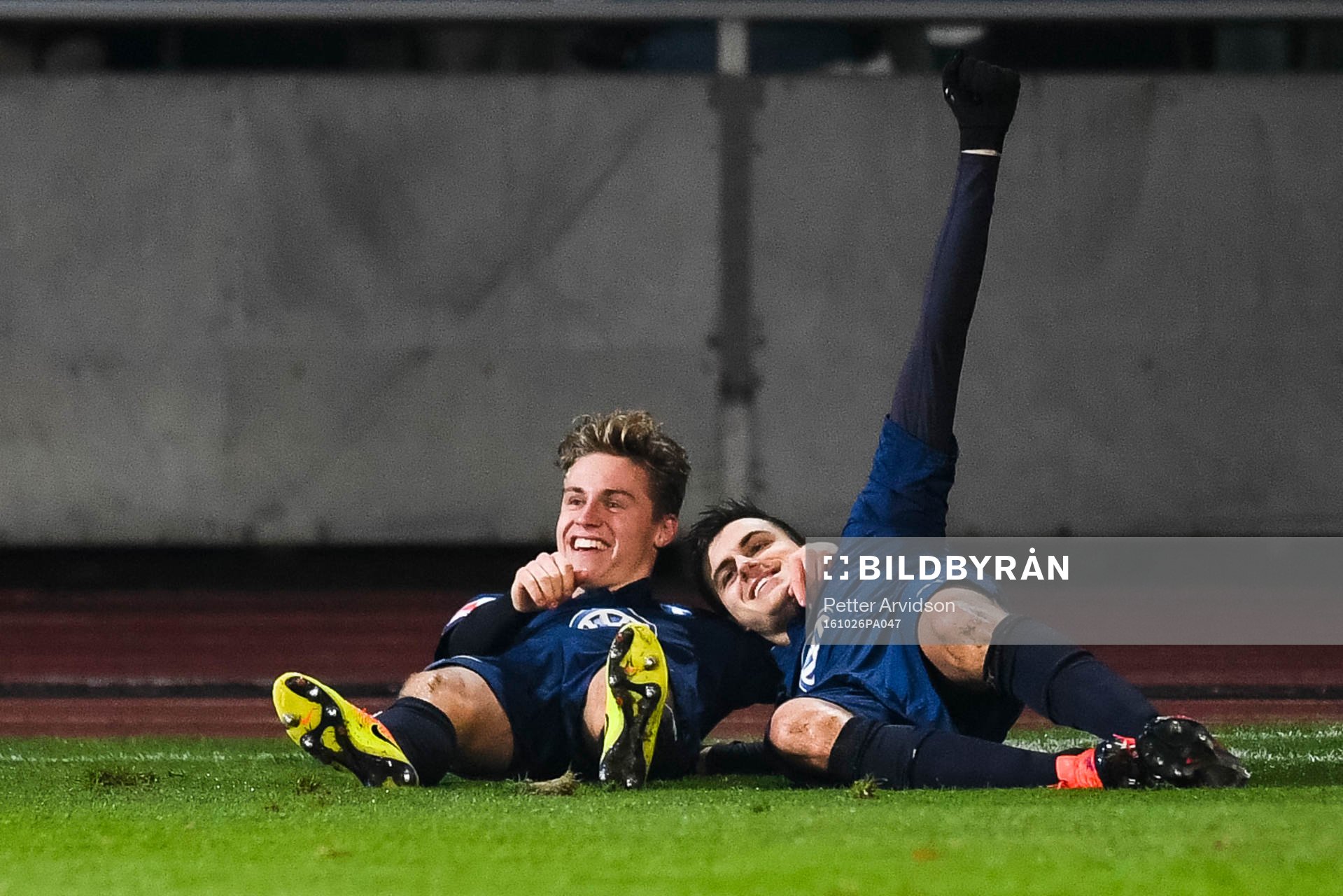 Malmö FFs Mattias Svanberg och Alexander Jeremejeff jublar