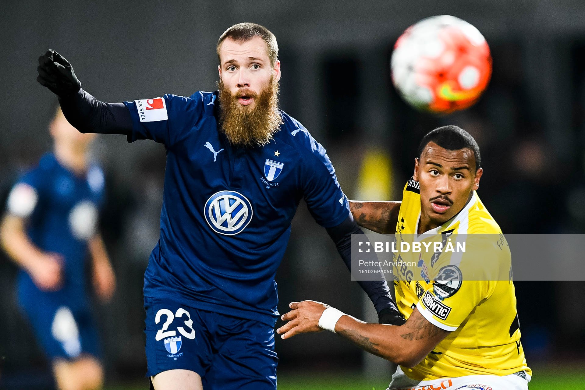 Malmö FFs Jo Inge Berget och Falkenbergs Felipe Carvalho