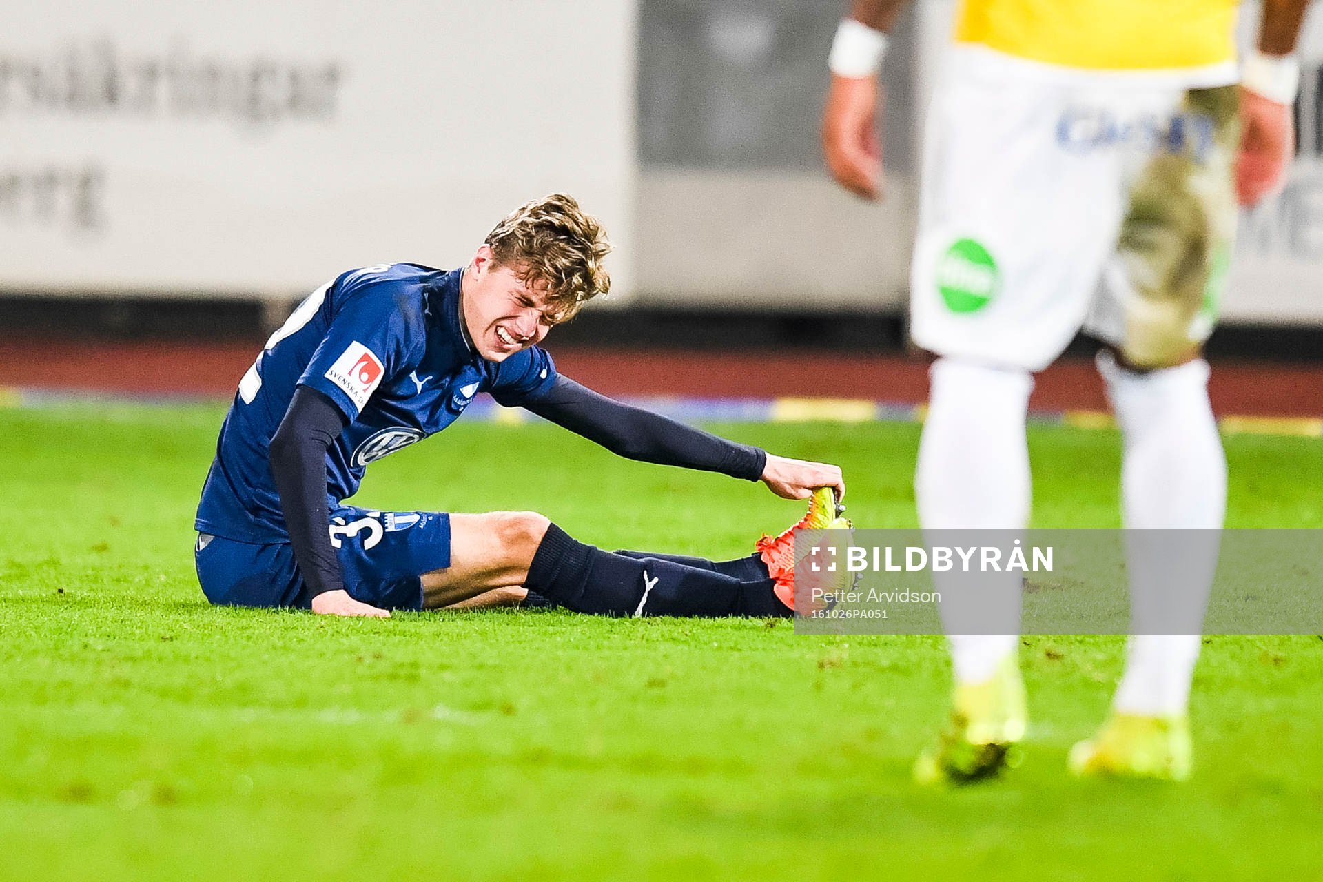 Malmö FFs Mattias Svanberg har ont