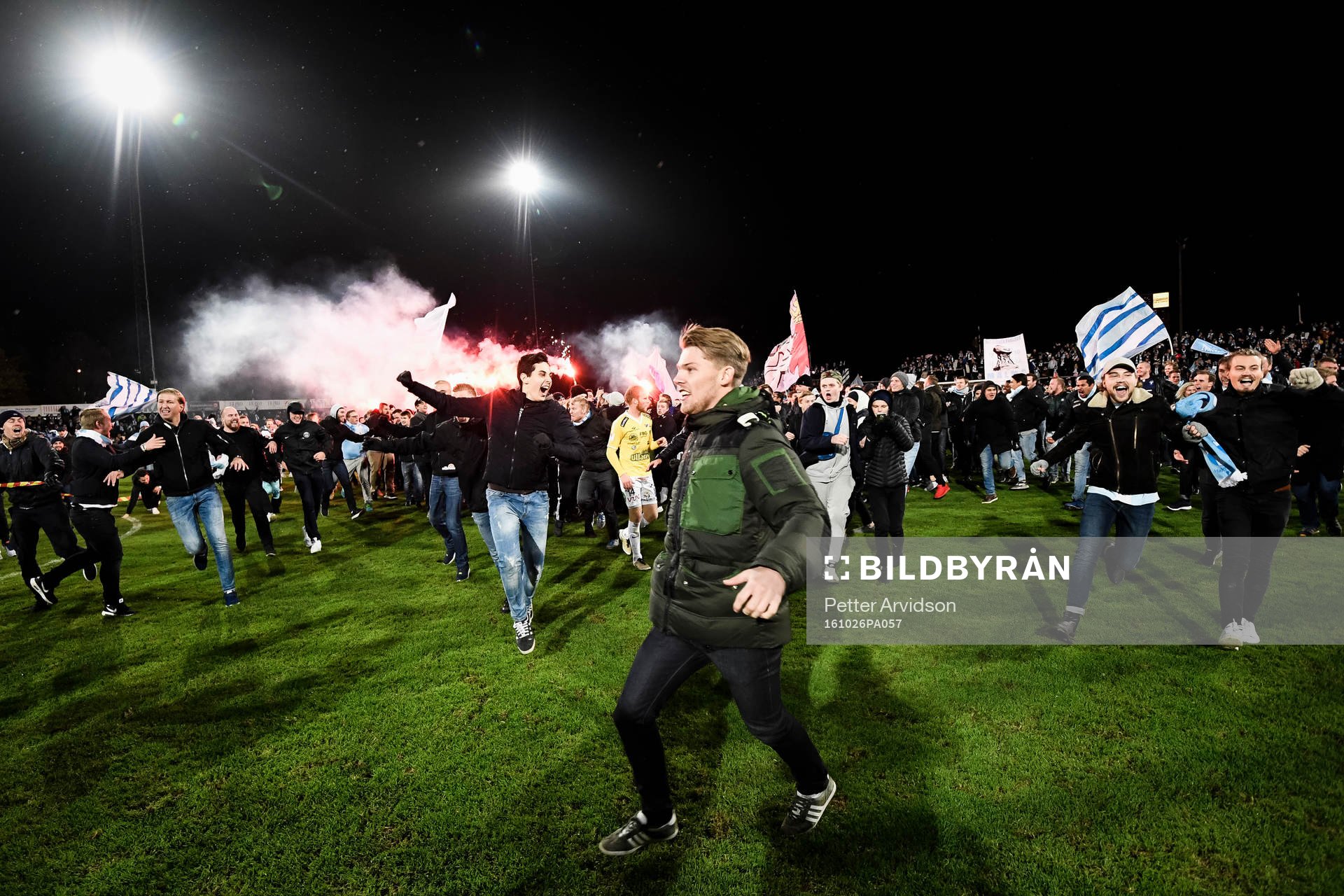 Malmö FFs supportrar jublar