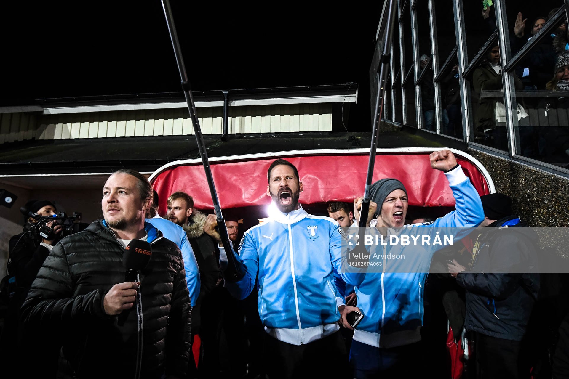 Malmö FFs målvakt Johan Wiland jublar