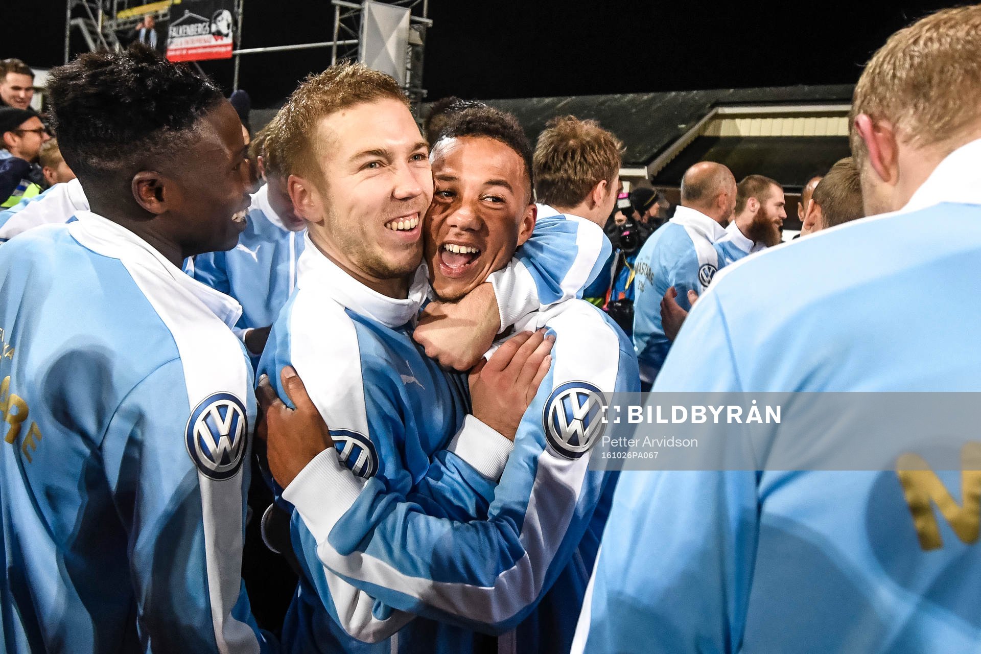Malmö FFs Anton Tinnerholm och Tobias Sana jublar