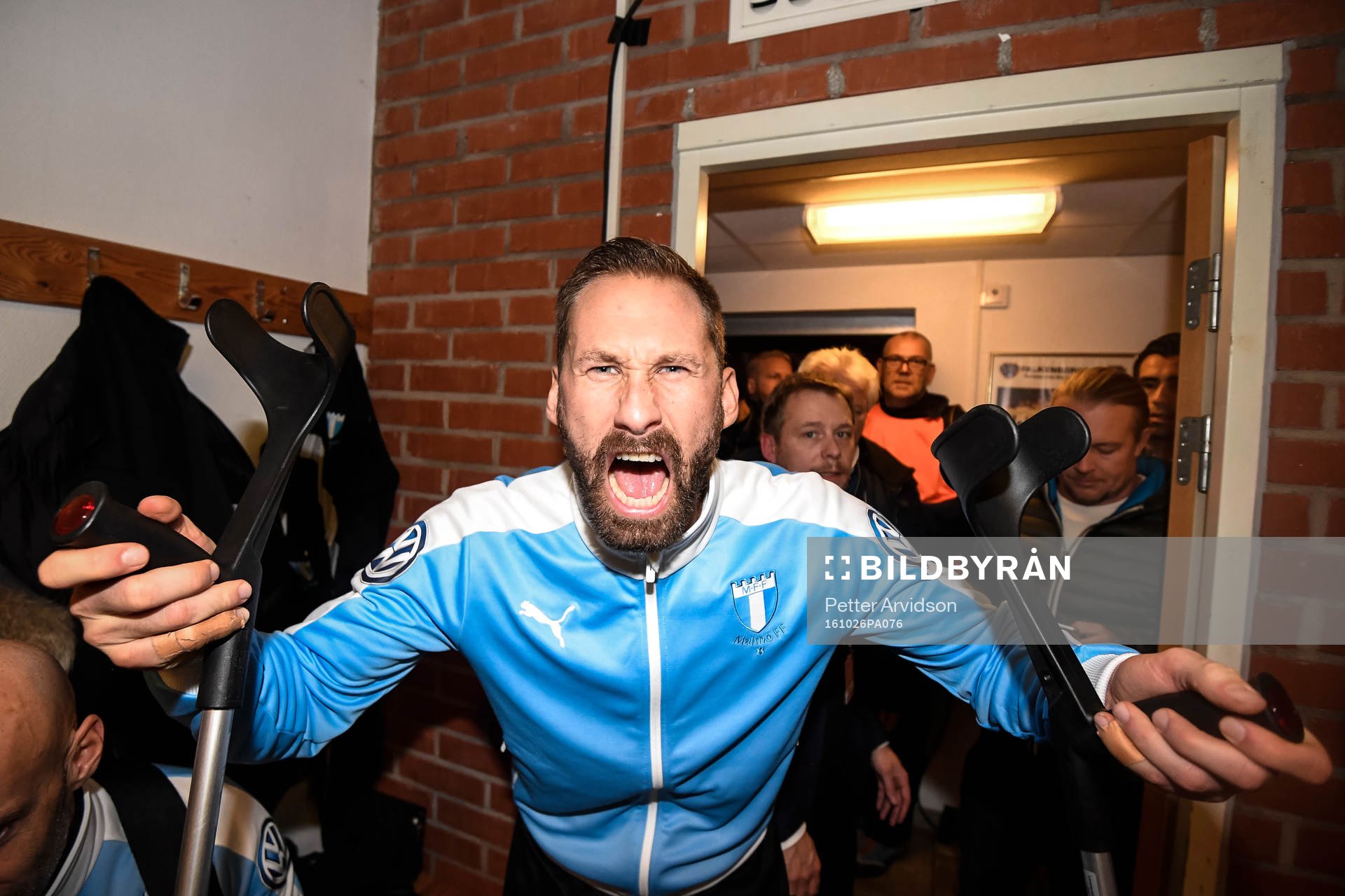 Malmö FFs målvakt Johan Wiland jublar
