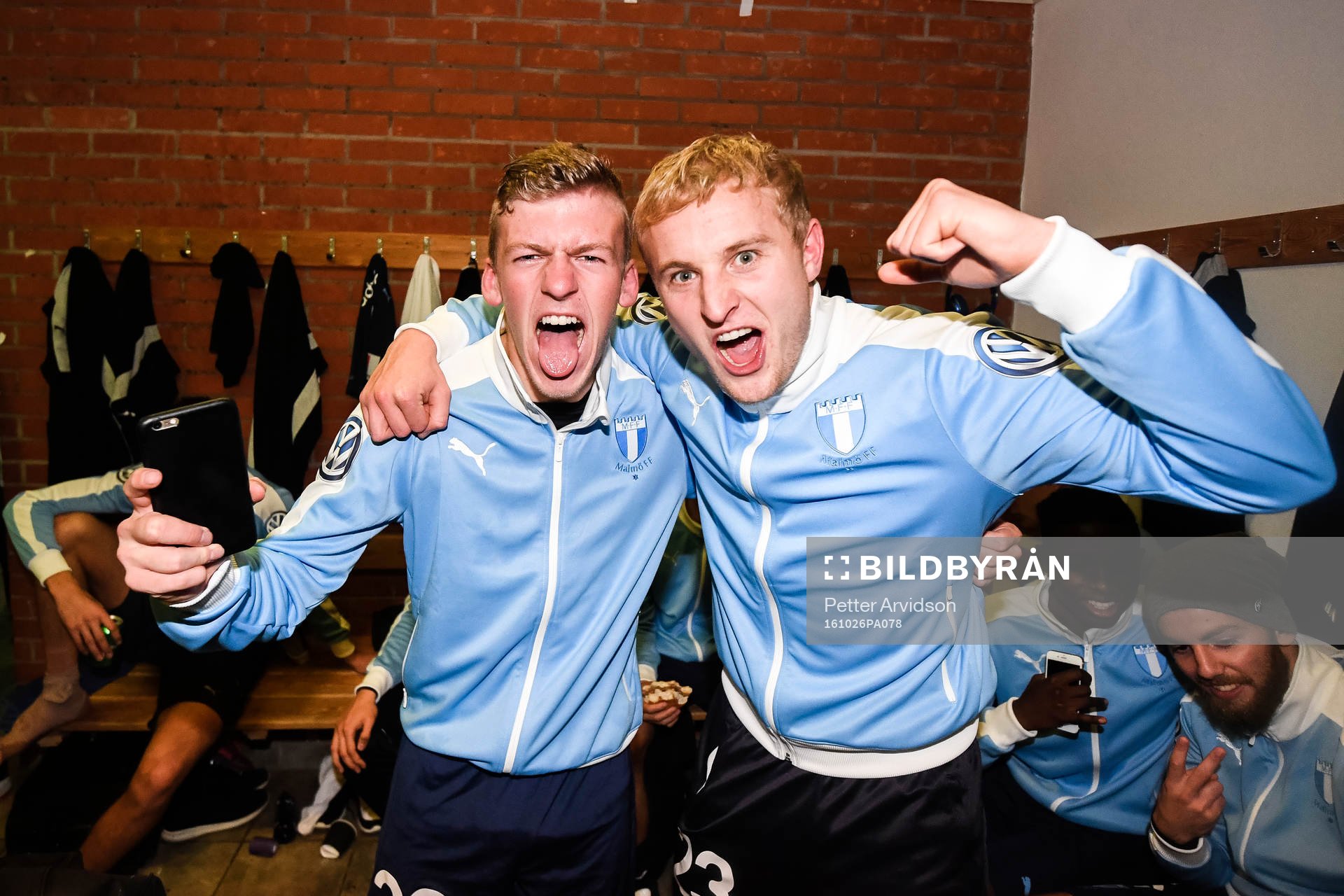 Malmö FFs Teddy Bergqvist och Franz Brorsson jublar