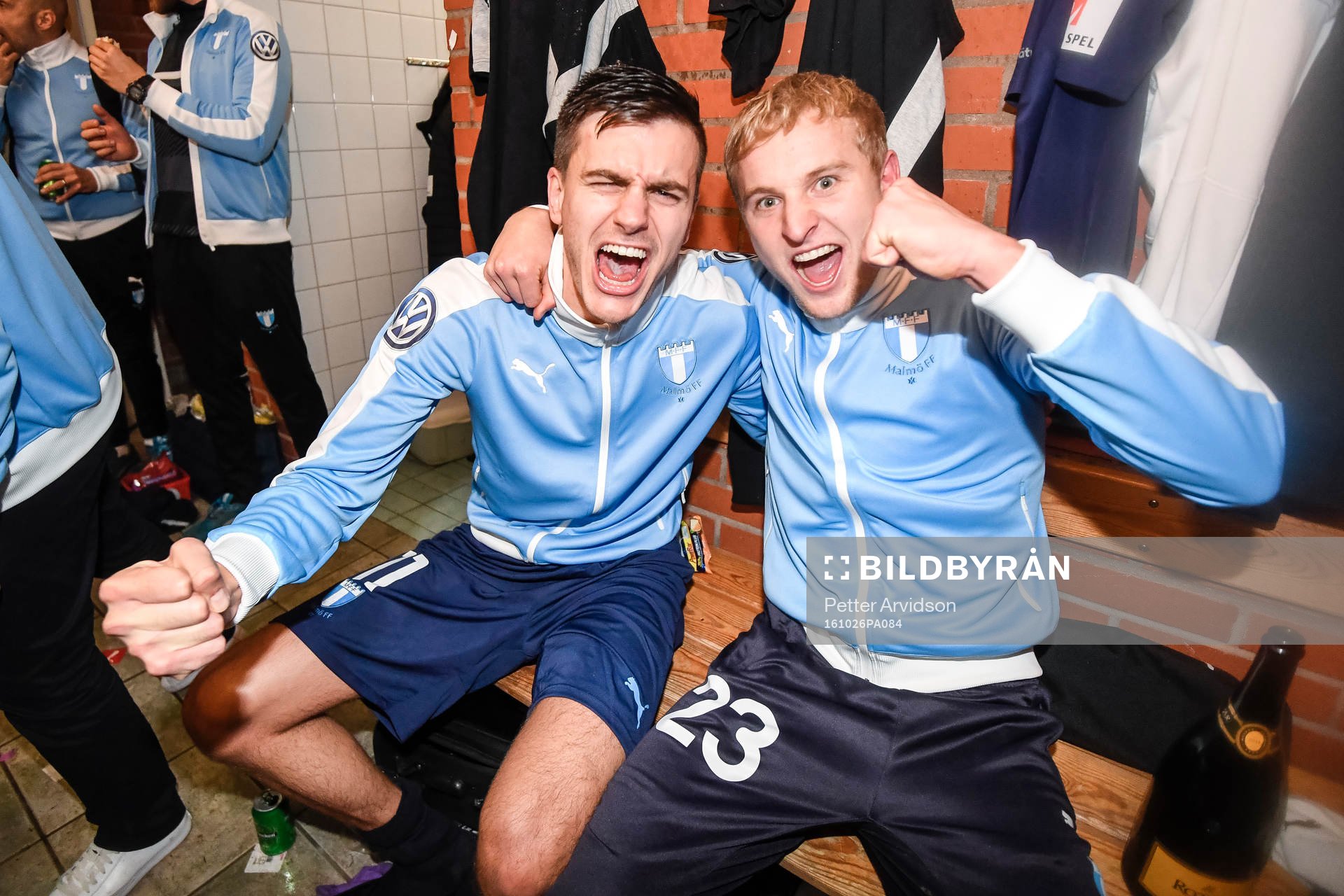 Malmö FFs Alexander Jeremejeff och Mattias Svanberg jublar