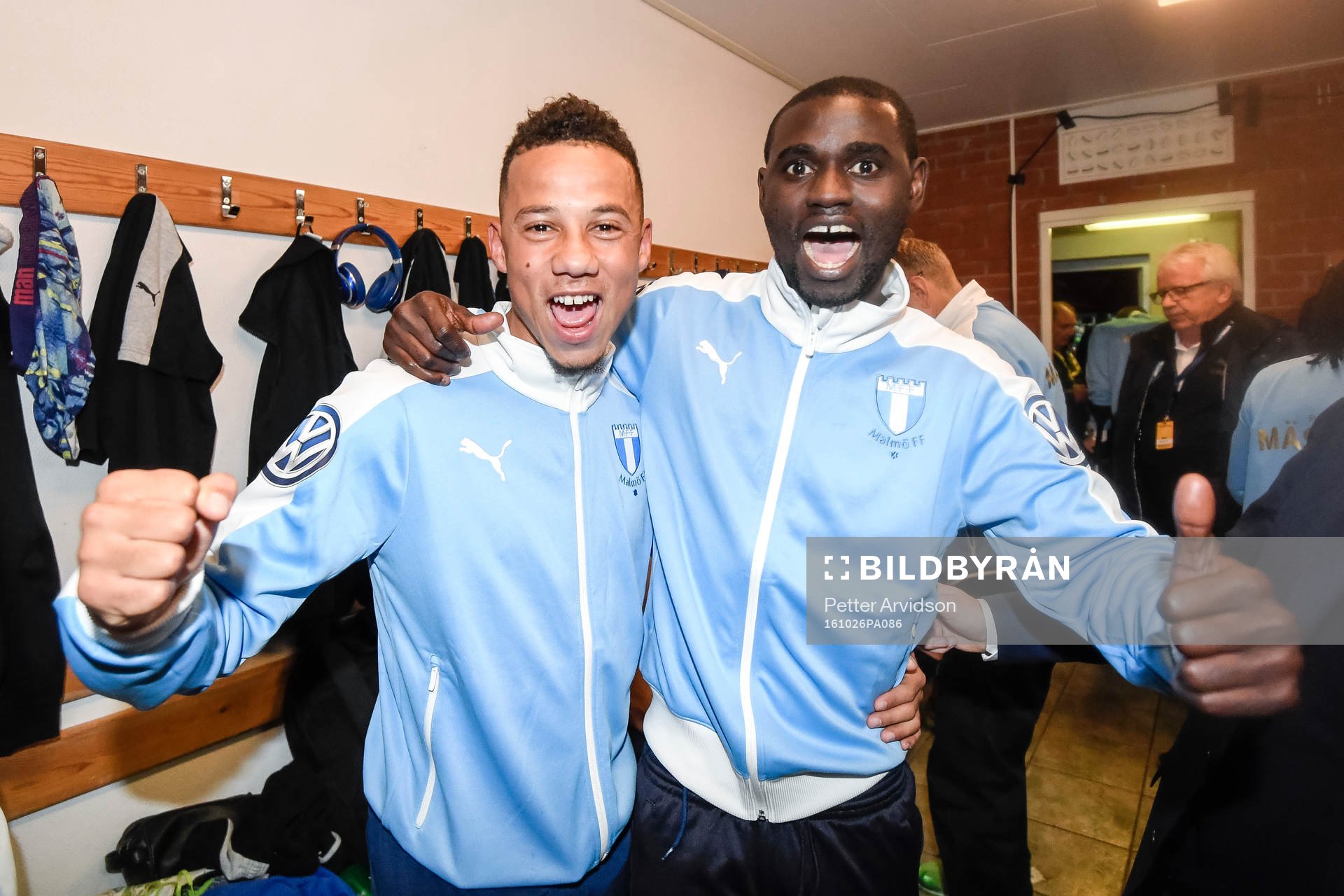 Malmö FFs Tobias Sana och Enock Kofi Adu jublar