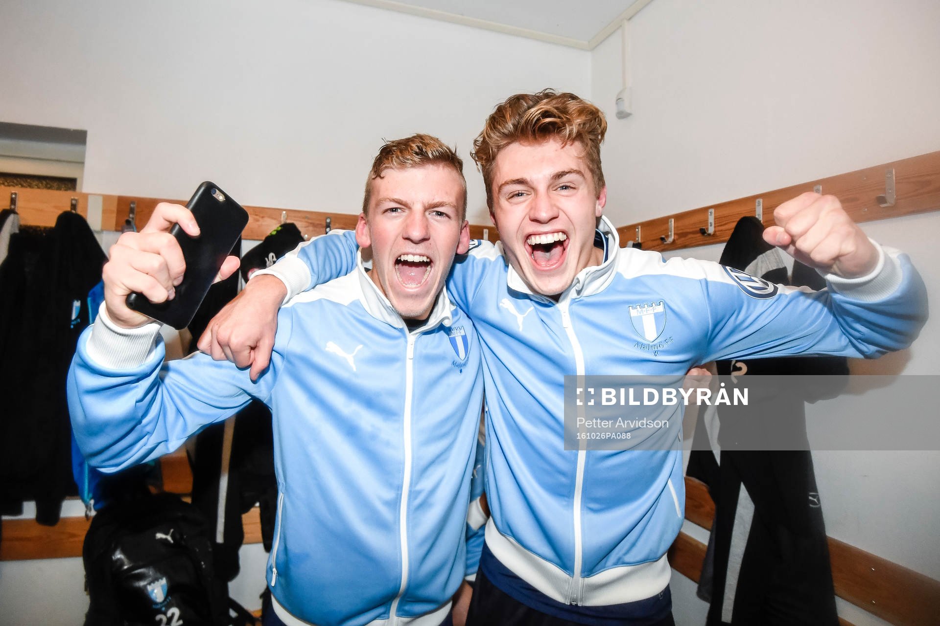 Malmö FFs Teddy Bergqvist och Mattias Svanberg jublar