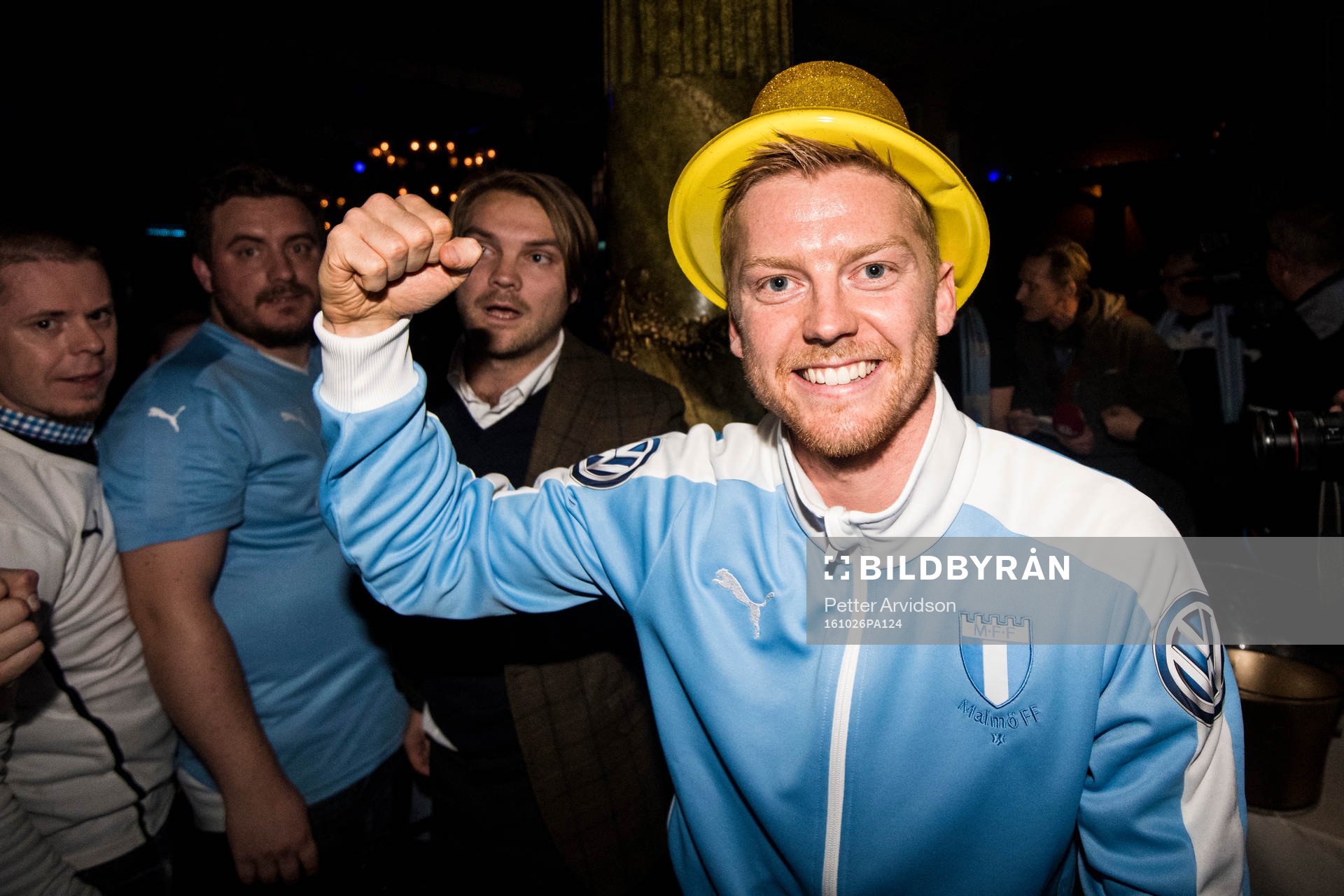 Malmö FFs Anders Christiansen firar med laget och