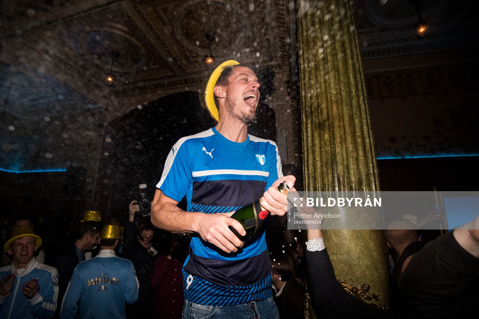 Malmö FFs Markus Rosenberg sprutar champagne och firar med