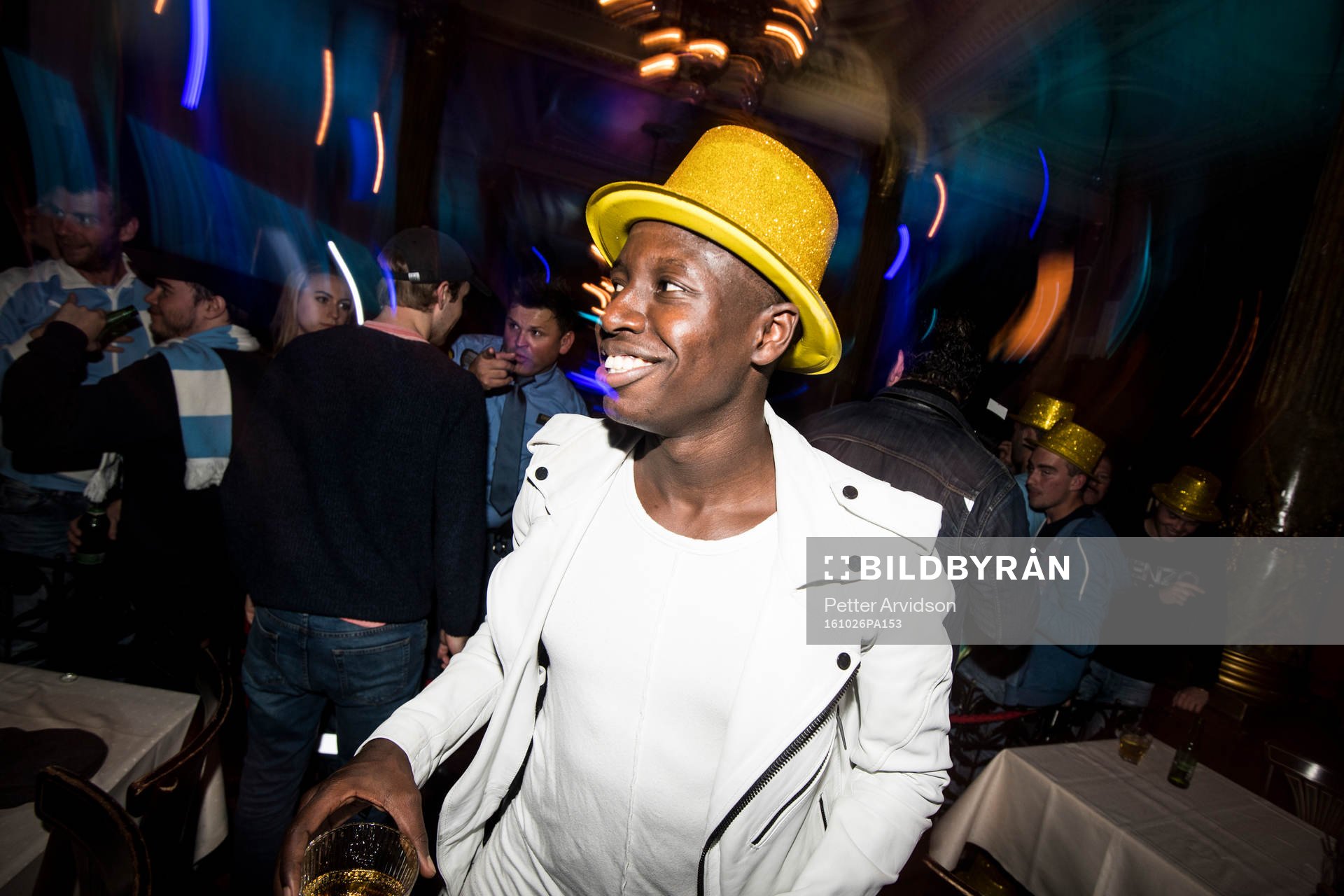 Malmö FFs Pa Konate firar med laget och supportrar på