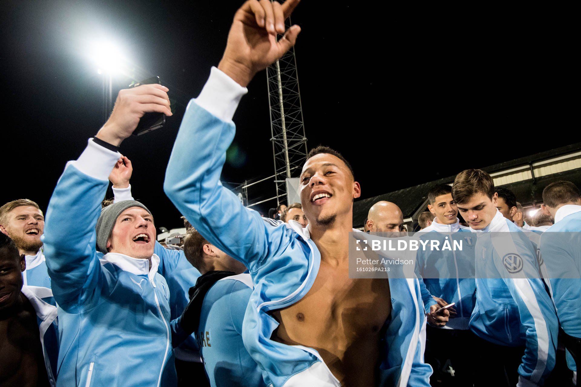 Malmö FFs Teddy Bergqvist och Tobias Sana jublar