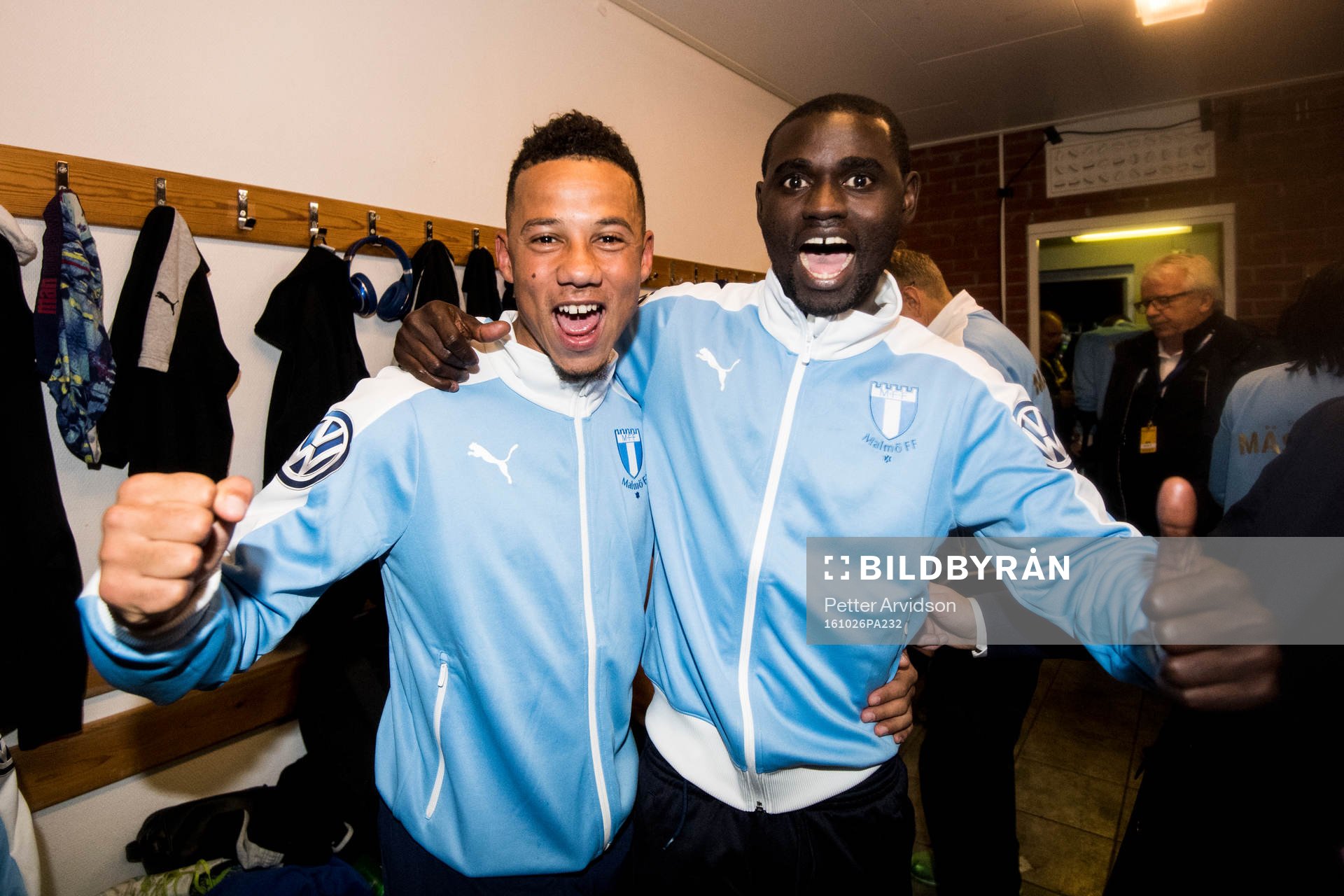 Malmö FFs Tobias Sana och Enock Kofi Adu jublar i omklädningsrummet efter att Malmö FF säkrat segern av Allsvenskan 2016 och blivit svenska mästare efter fotbollsmatchen i Allsvenskan mellan Falkenberg och Malmö FF den 26 oktober 2016 i Falkenberg.