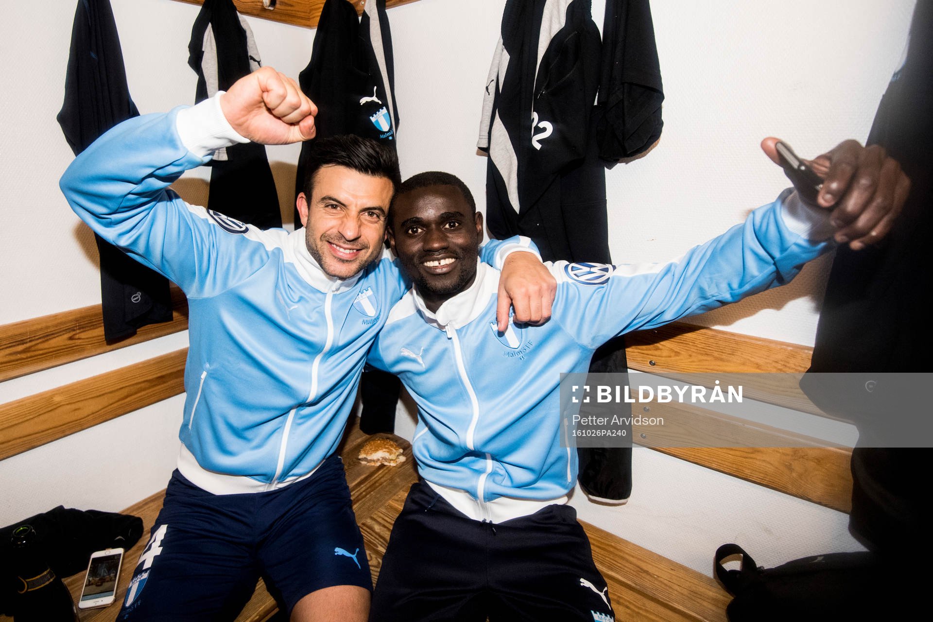 Malmö FFs Behrang Safari och Enock Kofi Adu jublar i